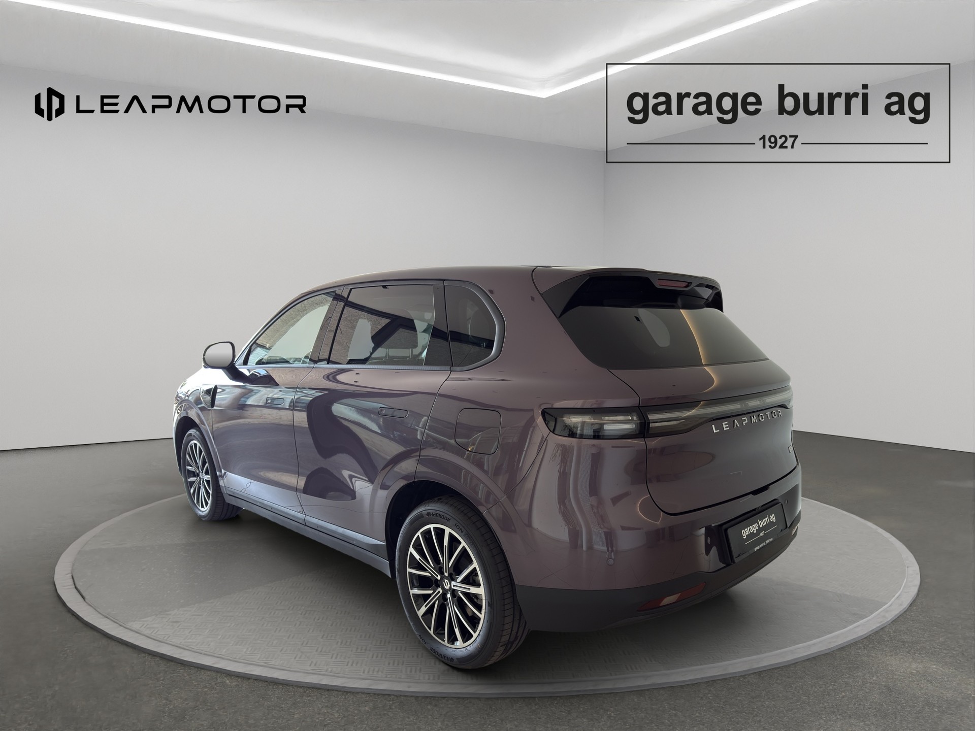 LEAPMOTOR B10 1.5 Hybrid EV-image-1