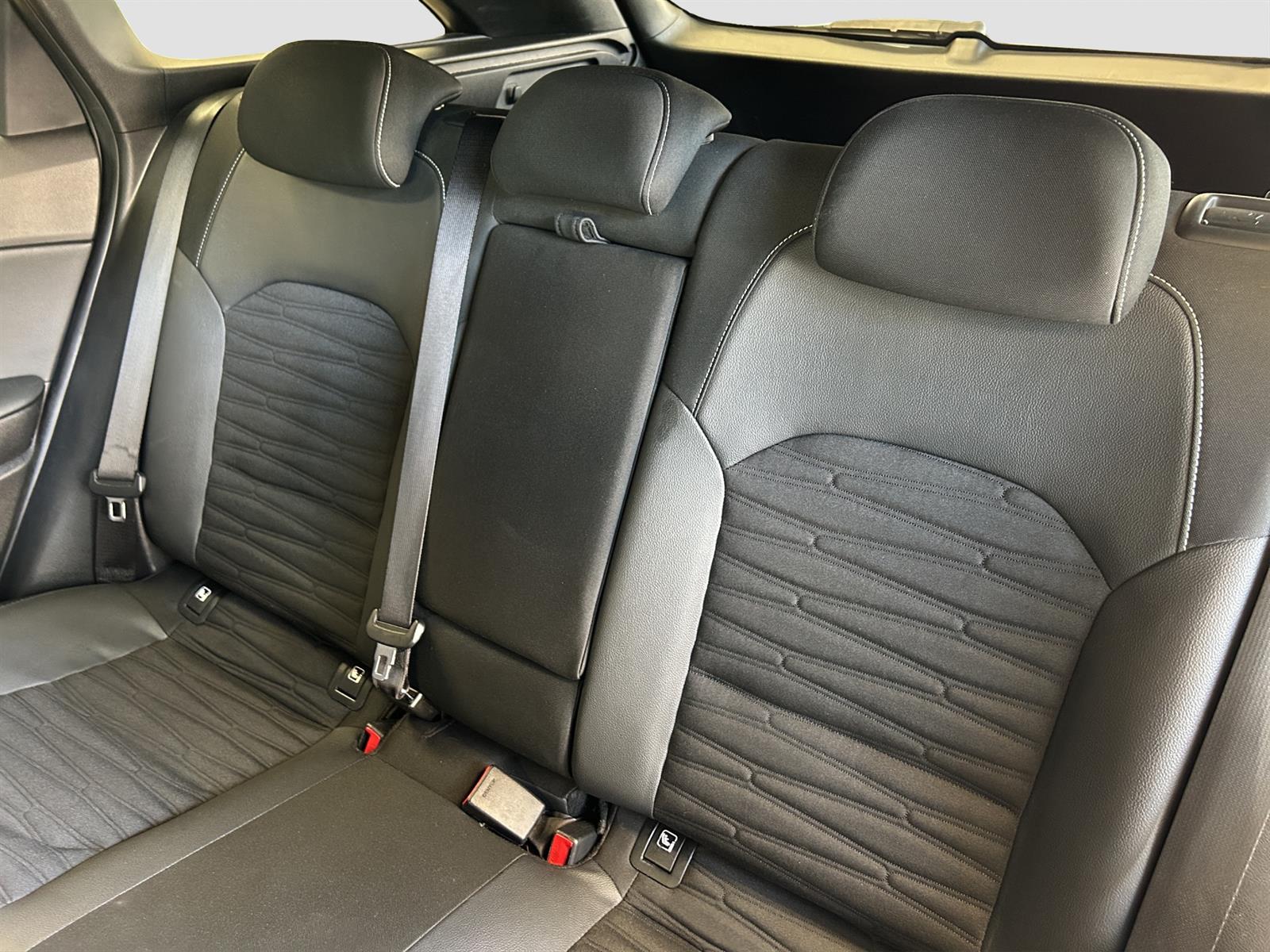 KIA Ceed SW 1.5 T-GDi GT-Line-image-5