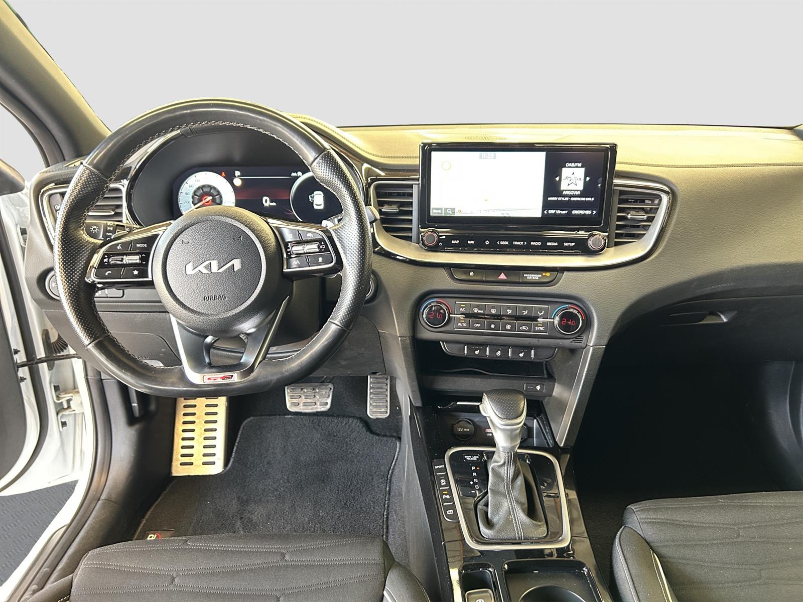 KIA Ceed SW 1.5 T-GDi GT-Line-image-8