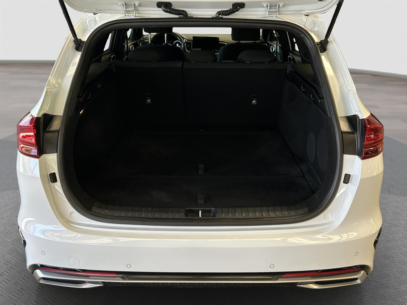 KIA Ceed SW 1.5 T-GDi GT-Line-image-4