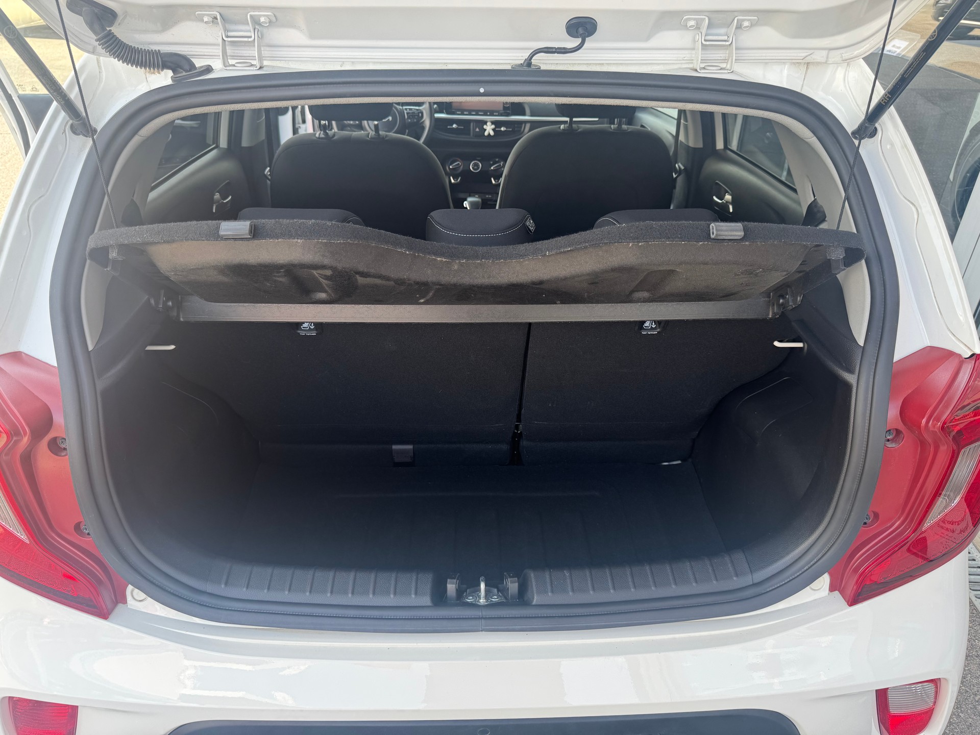 KIA Picanto 1.0 CVVT First Edition AMT-image-10