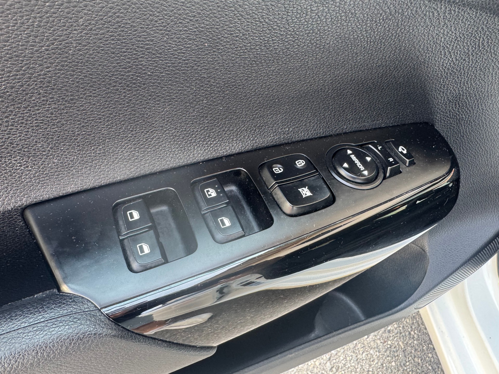 KIA Picanto 1.0 CVVT First Edition AMT-image-14