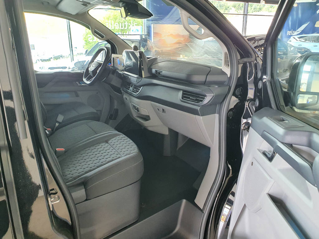 FORD Transit Custom Van 320 L1 2.0 EcoBlue 170 Limited 4x4-image-9