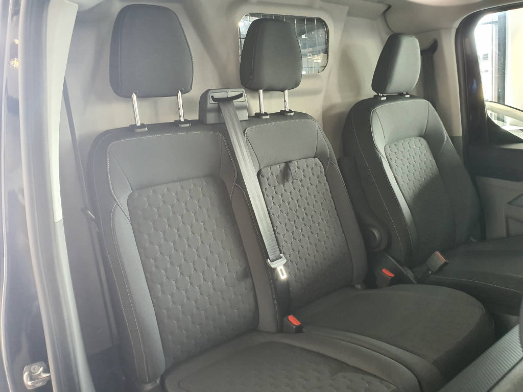 FORD Transit Custom Van 320 L1 2.0 EcoBlue 170 Limited 4x4-image-10