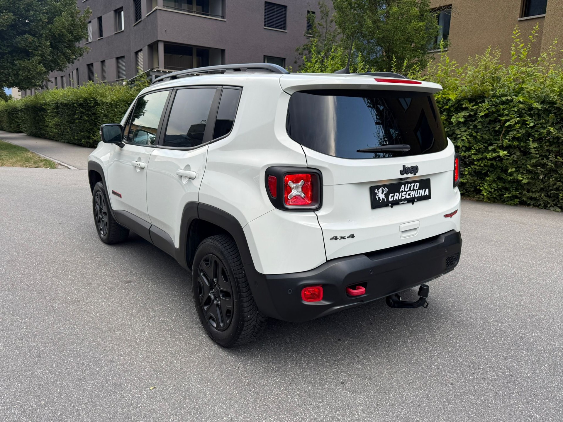JEEP Renegade 2.0 CRD Trailhawk AWD + Low Range 9ATX-image-1