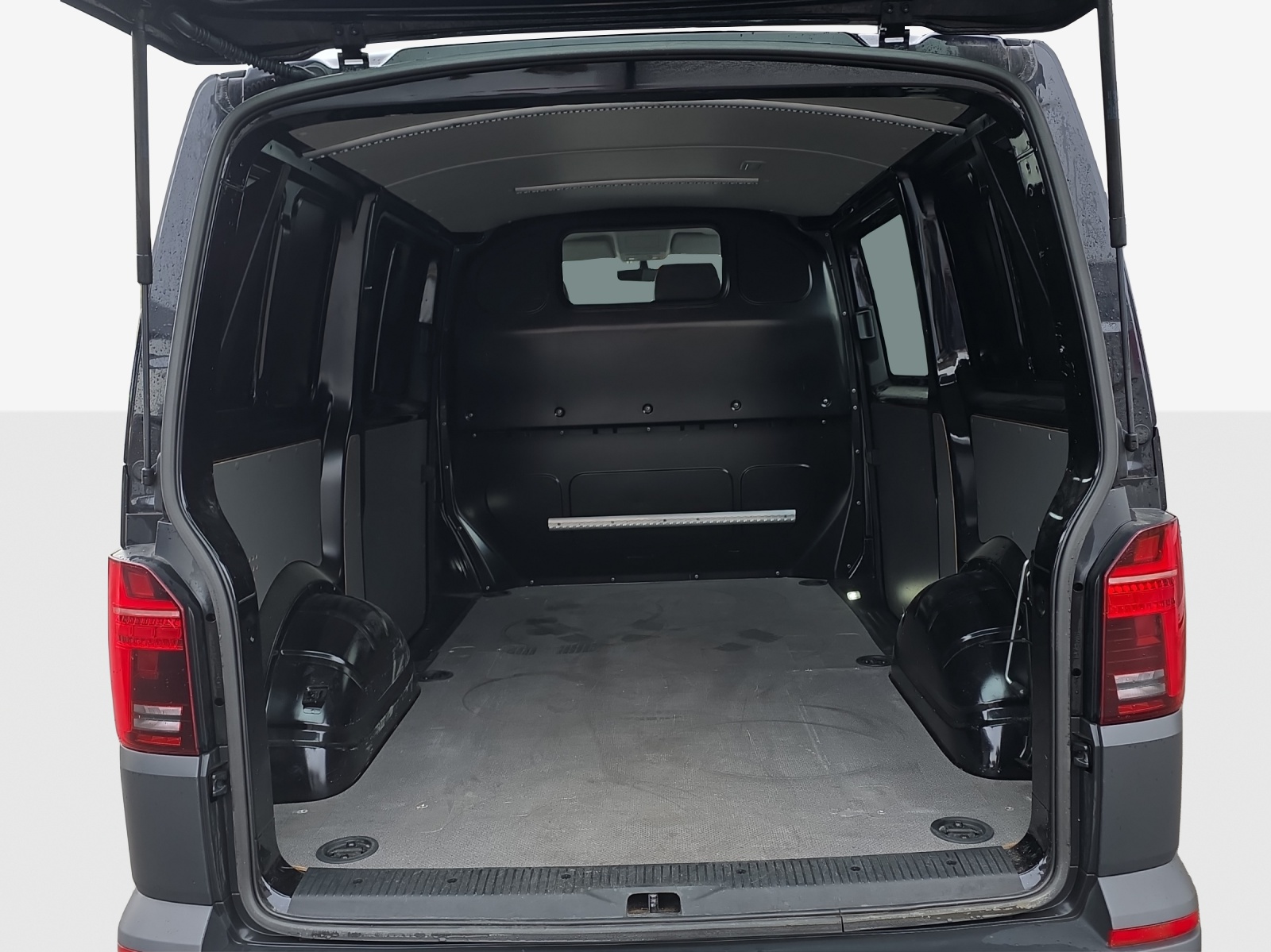 VW T6.1 2.0 TDI DSG-image-12