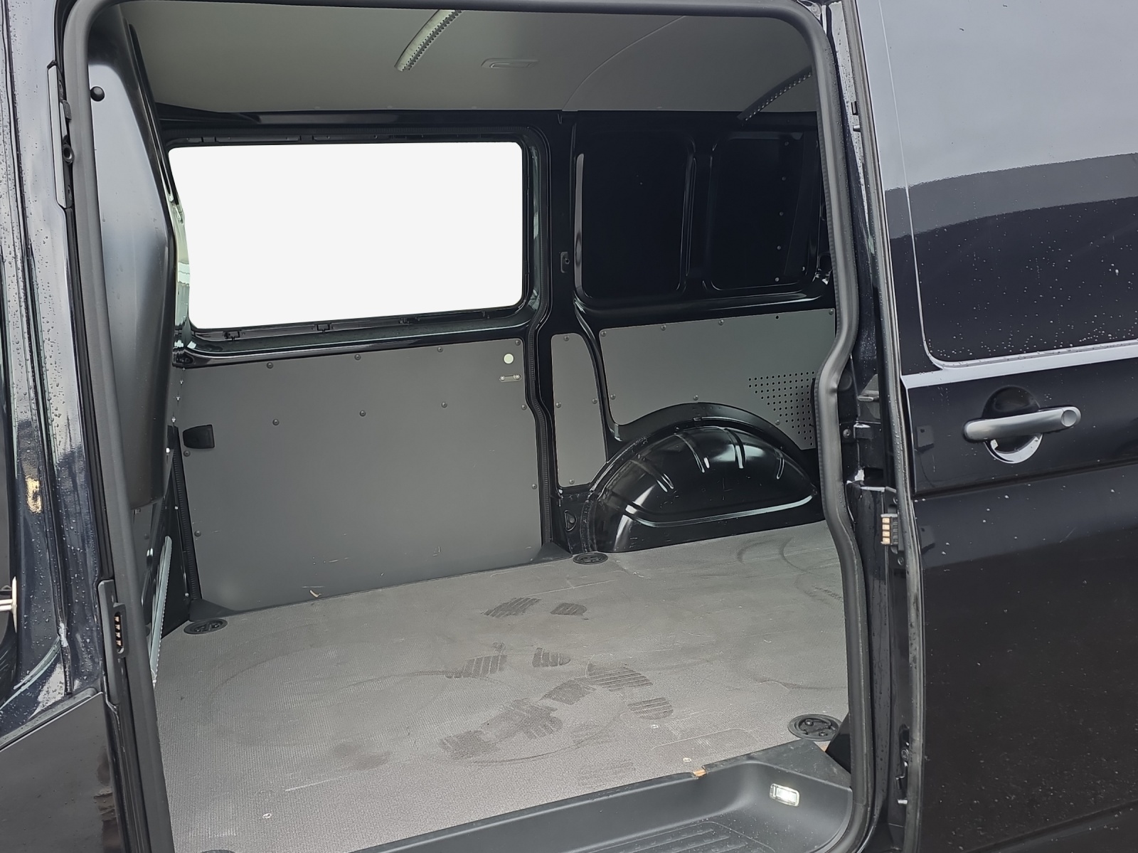 VW T6.1 2.0 TDI DSG-image-11