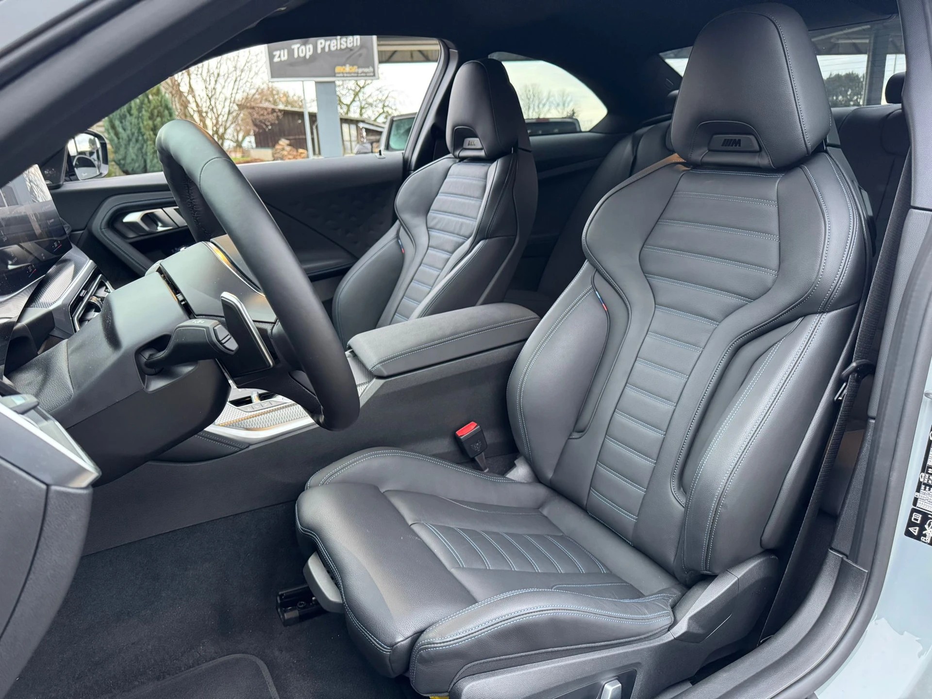 BMW M240i xDrive Steptronic-image-12