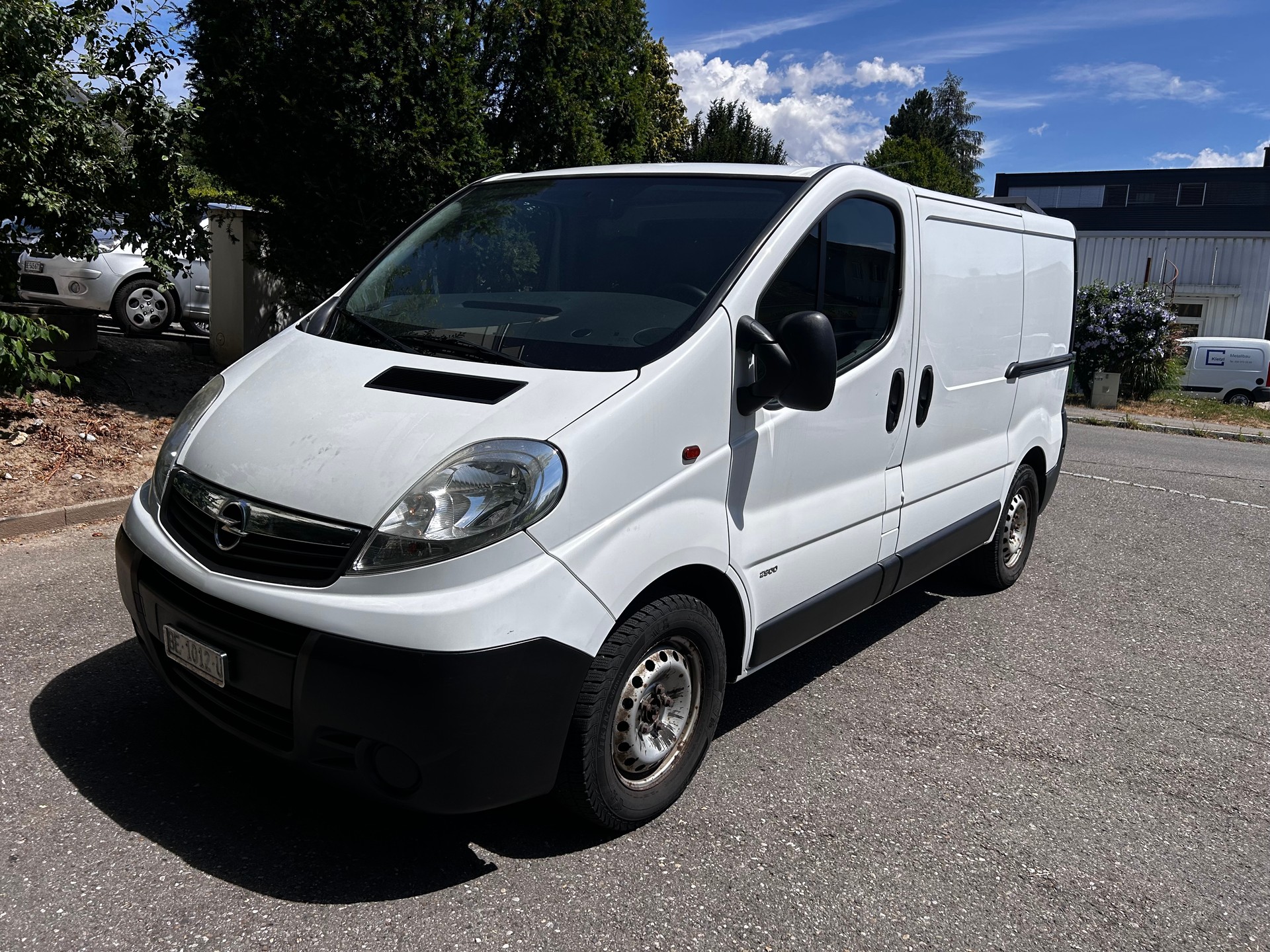 OPEL VIVARO-image-1