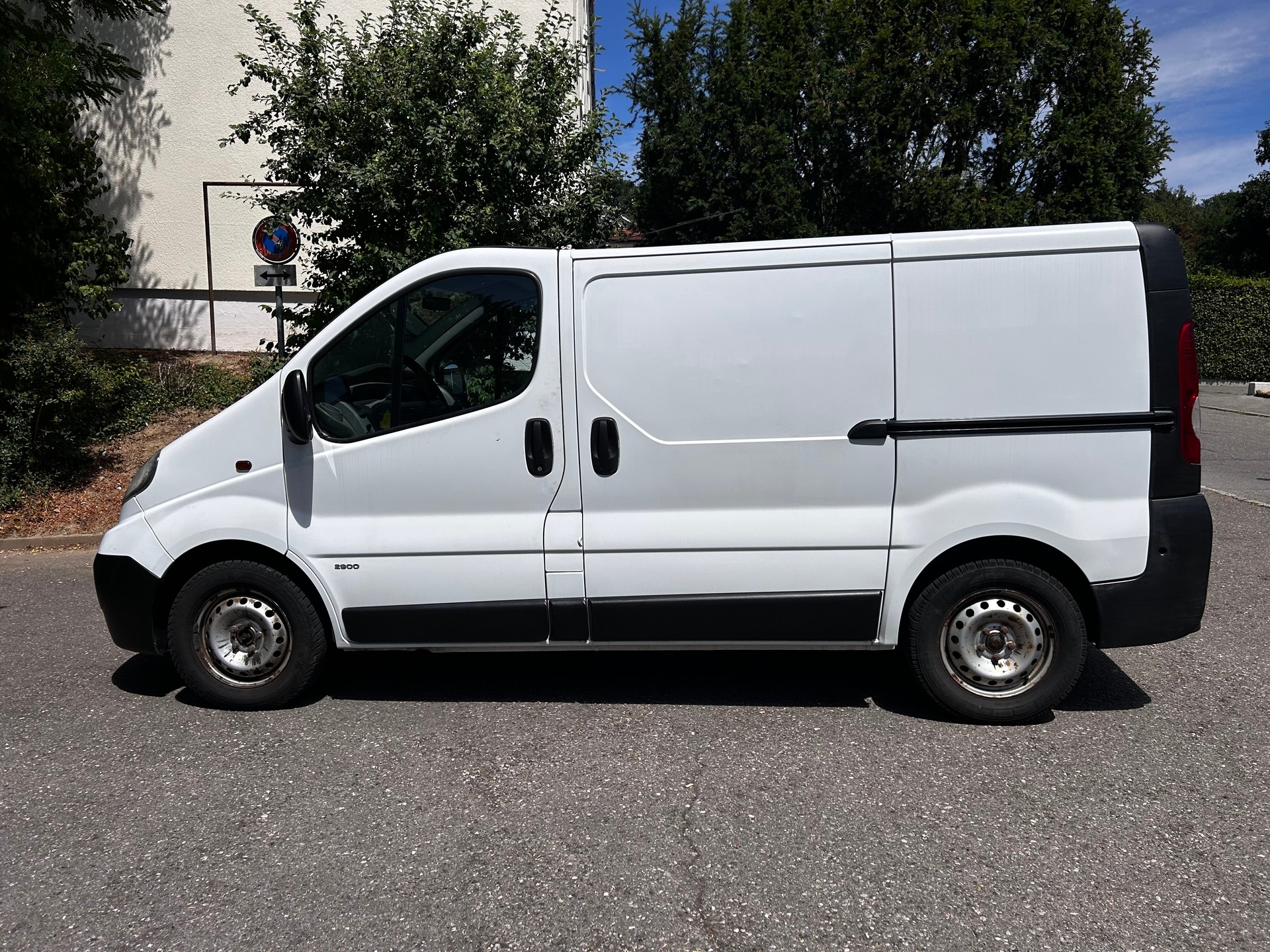 OPEL VIVARO-image-6
