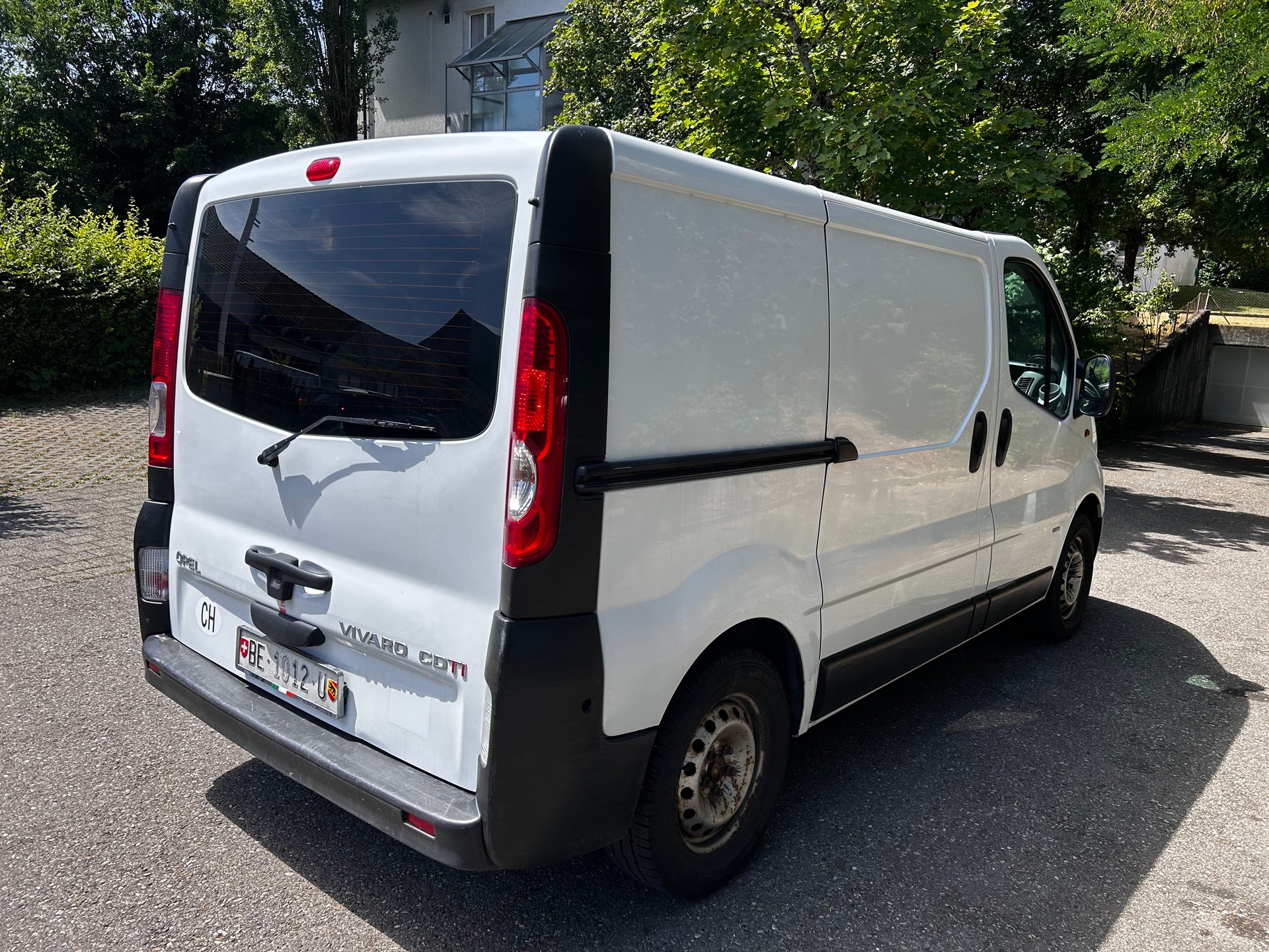 OPEL VIVARO-image-4