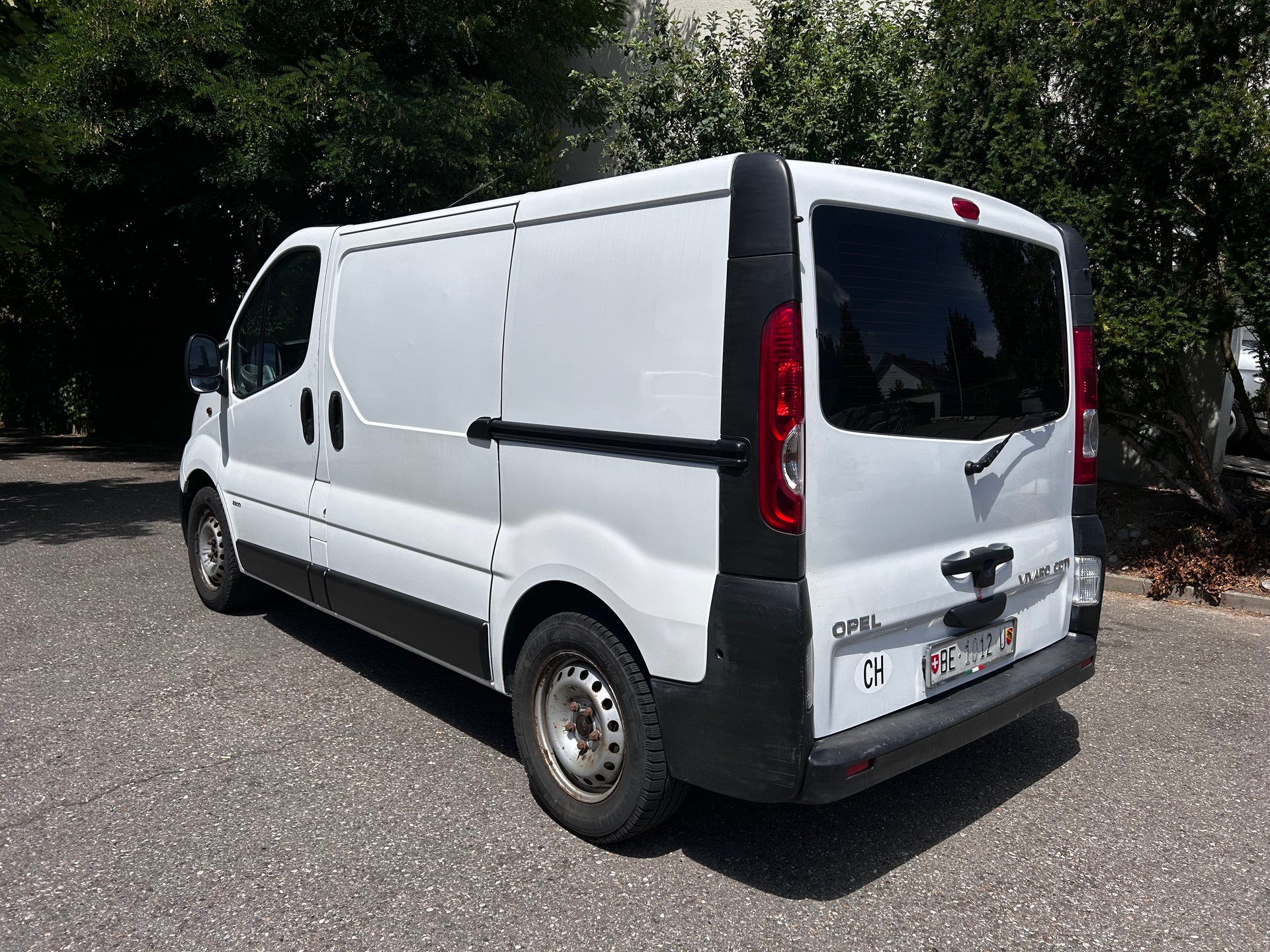 OPEL VIVARO-image-5