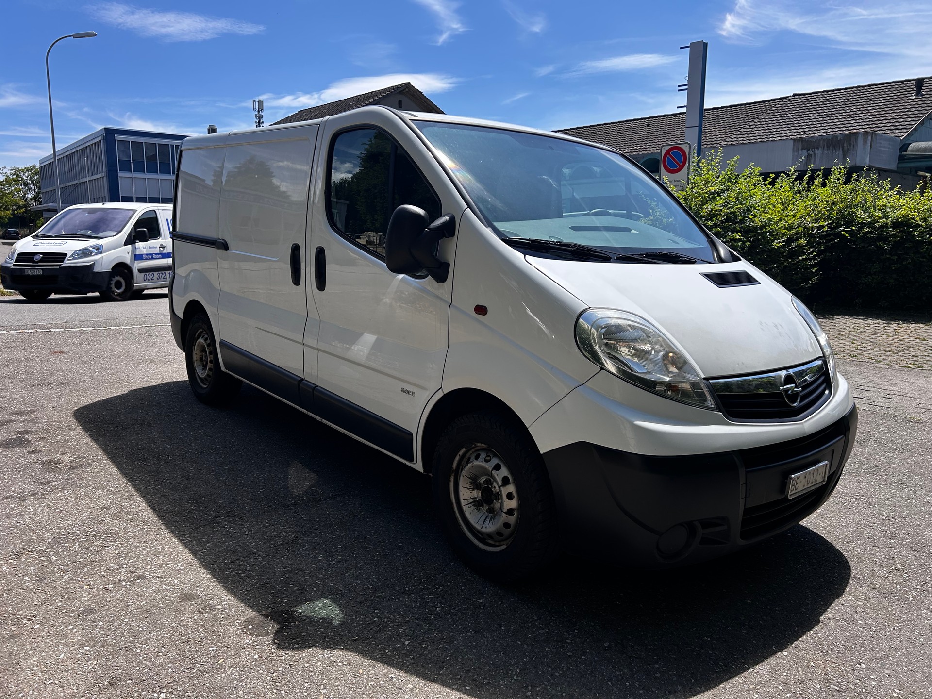 OPEL VIVARO-image-2