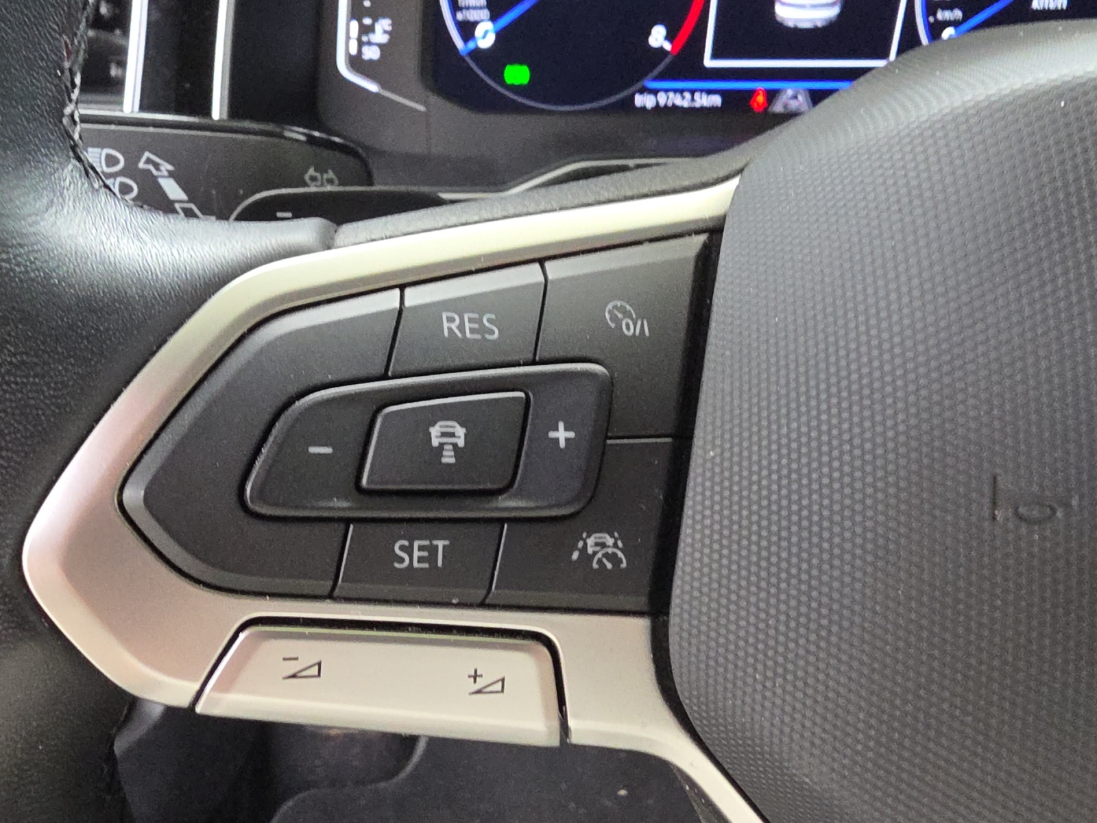 VW Taigo 1.0 TSI R-Line DSG-image-15