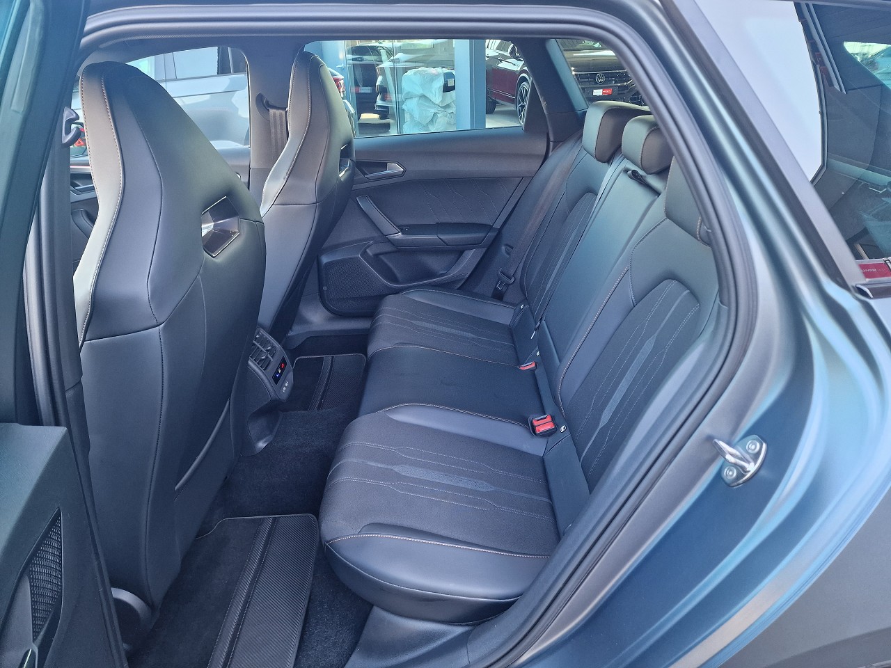CUPRA LEON ST 1.4 e-HYBRID pHEV DSG-image-11