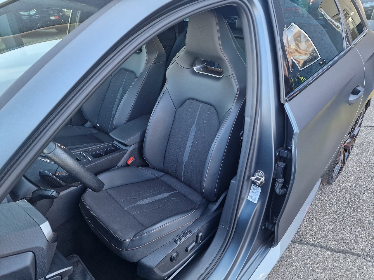 CUPRA LEON ST 1.4 e-HYBRID pHEV DSG-image-10