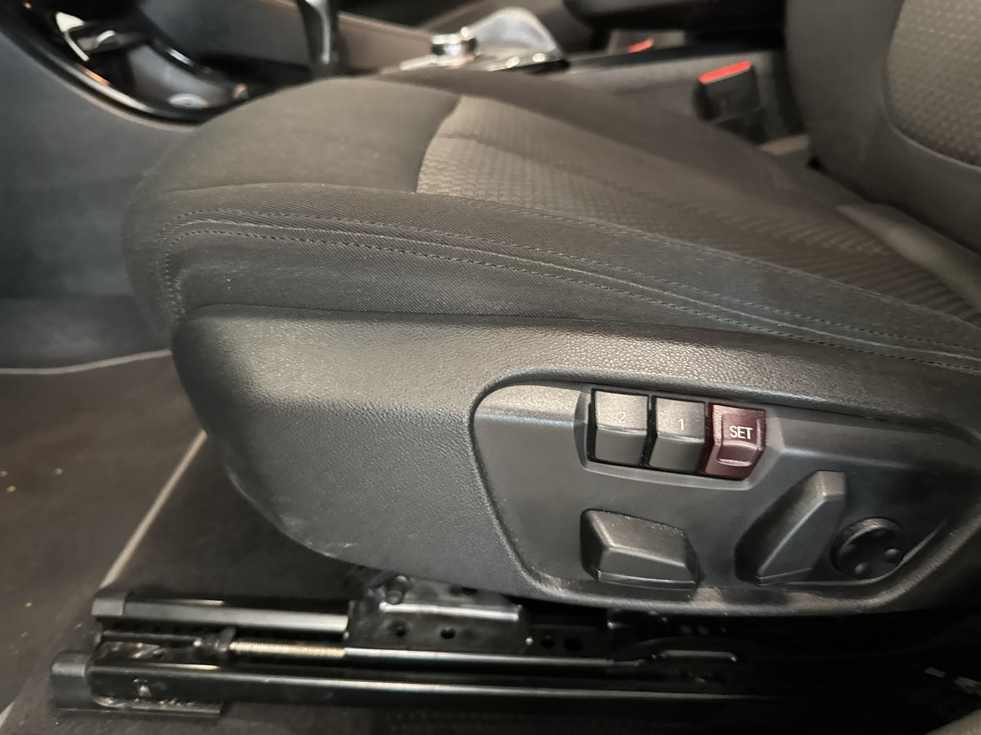 BMW X2 xDrive 18d Steptronic-image-17