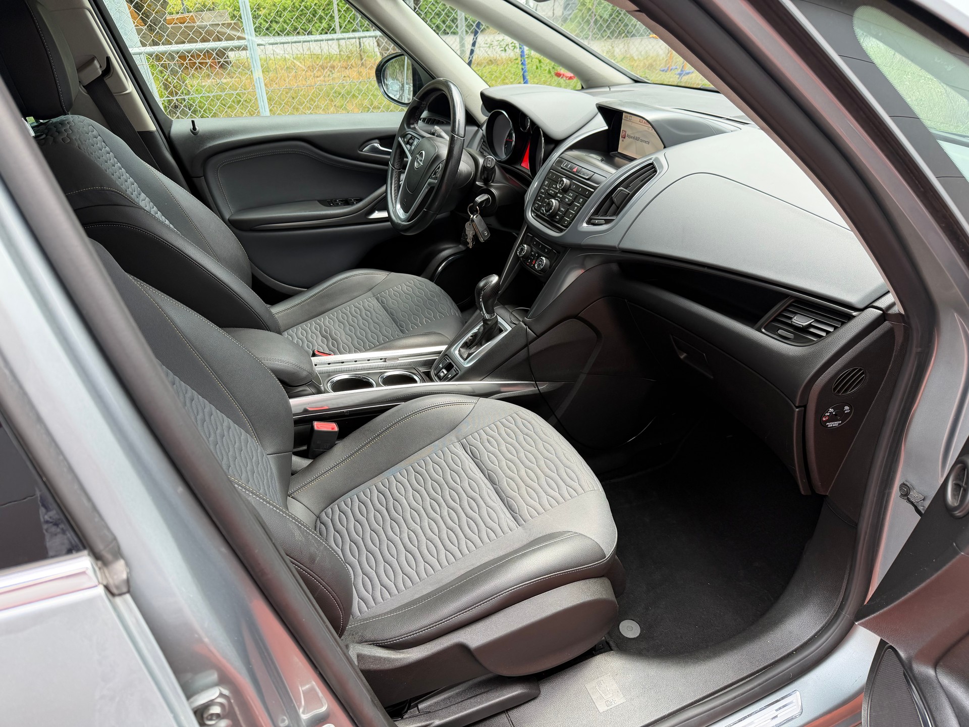 OPEL Zafira Tourer 1.6i 16V Turbo Active Ed. Aut.-image-10