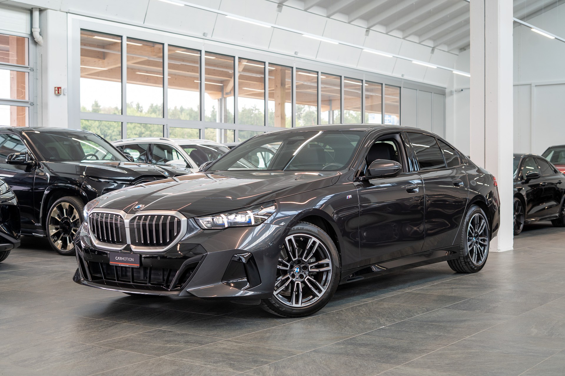 BMW 520d M Sport / Harman/Kardon / Rückfahrkamera / Ambientebeleuchtung-image-0