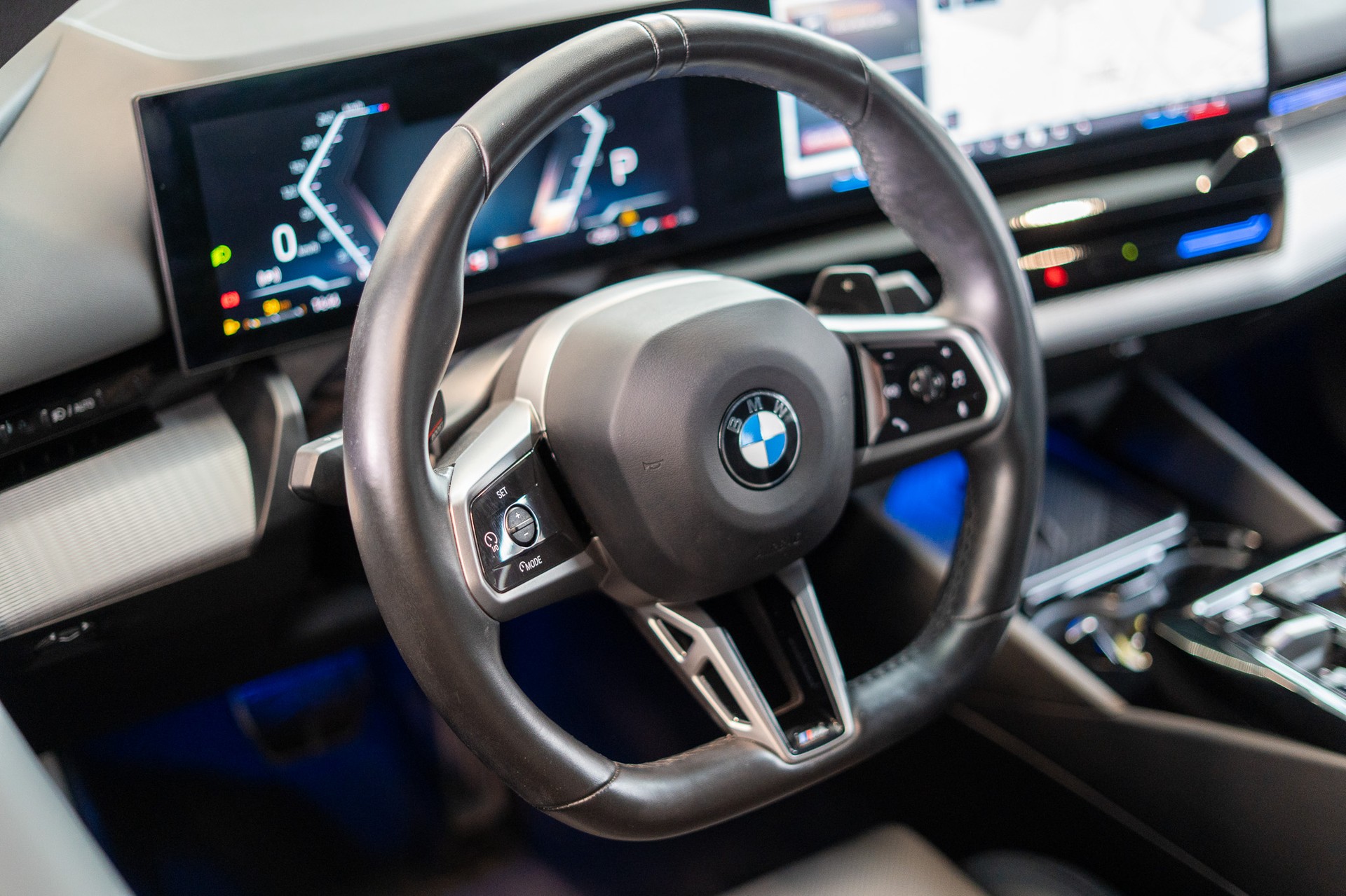 BMW 520d M Sport / Harman/Kardon / Rückfahrkamera / Ambientebeleuchtung-image-10
