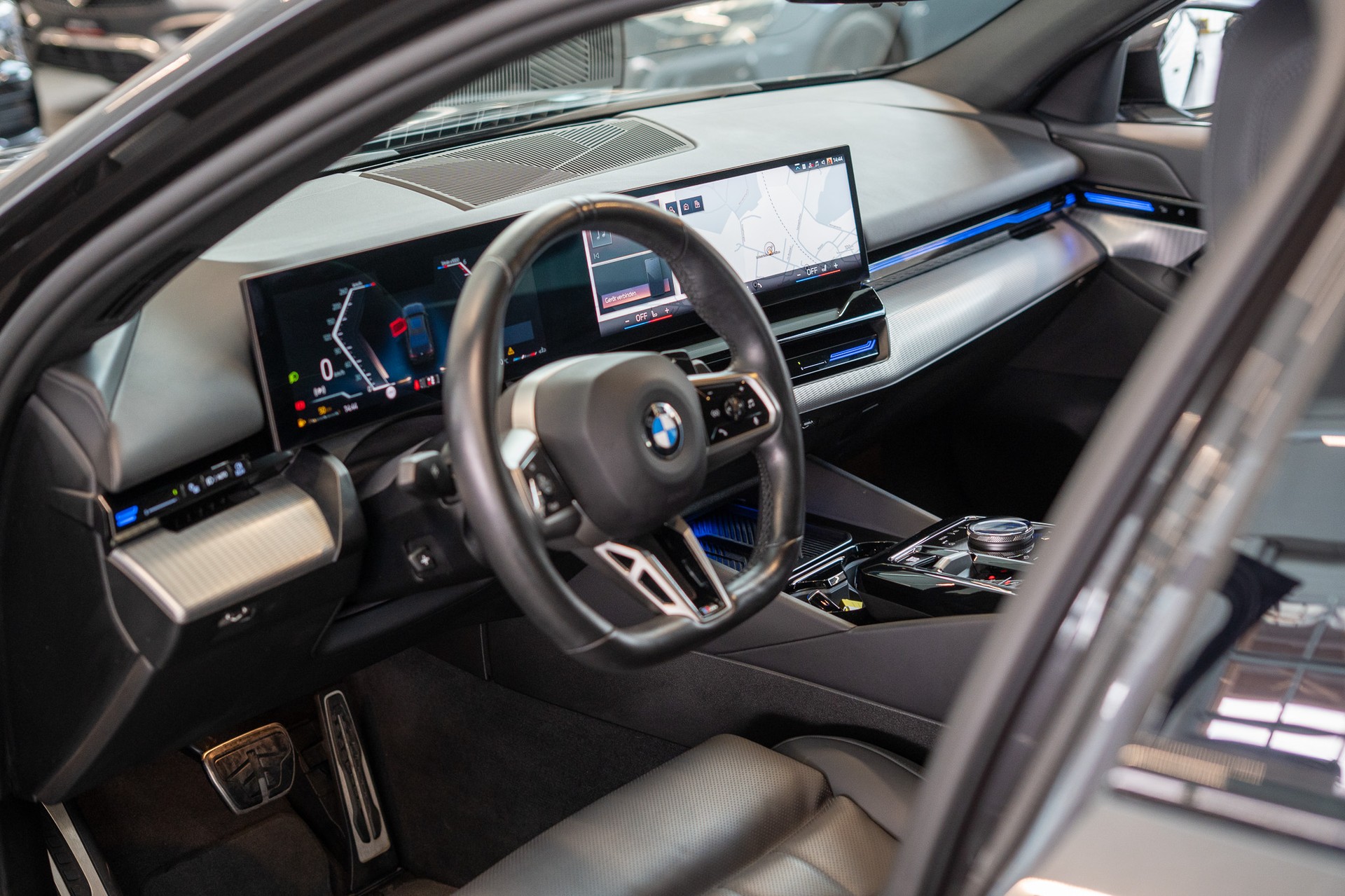 BMW 520d M Sport / Harman/Kardon / Rückfahrkamera / Ambientebeleuchtung-image-9