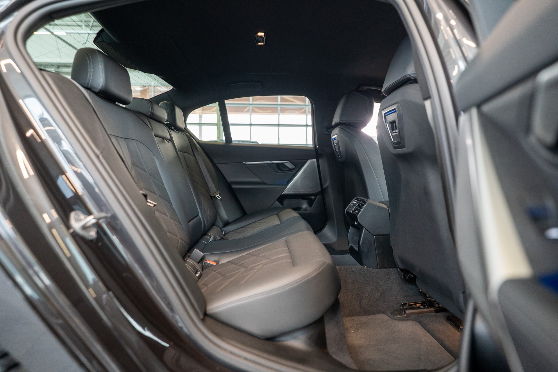 BMW 520d M Sport / Harman/Kardon / Rückfahrkamera / Ambientebeleuchtung-image-13