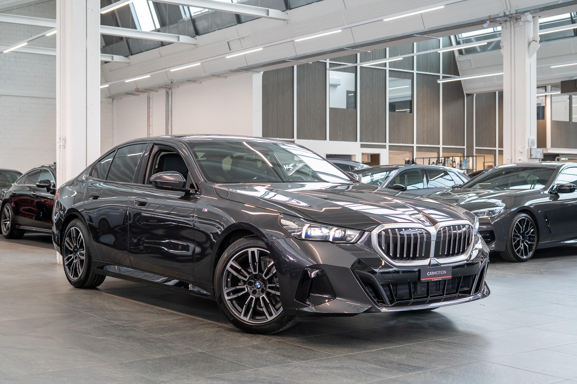 BMW 520d M Sport / Harman/Kardon / Rückfahrkamera / Ambientebeleuchtung-image-2