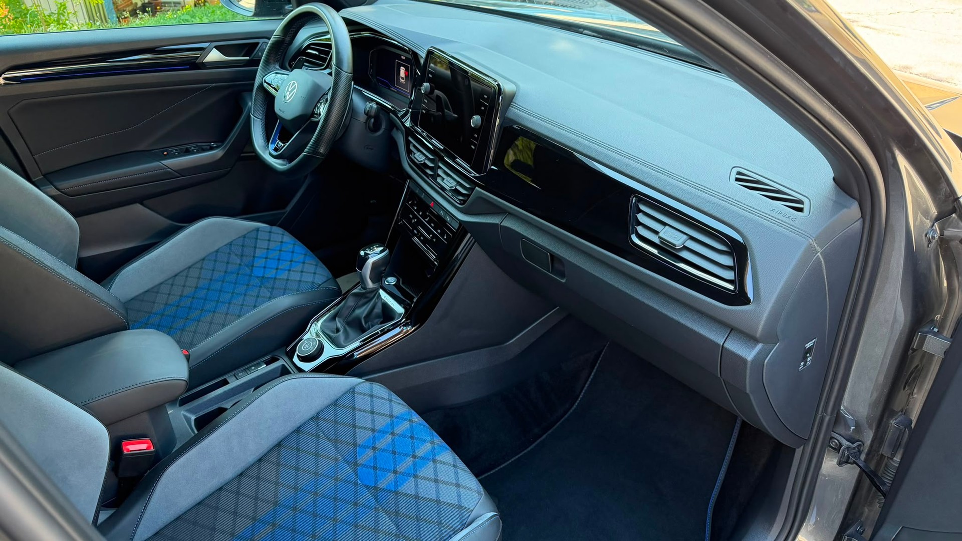 VW T-Roc 2.0 TSI R DSG 4Motion-image-26