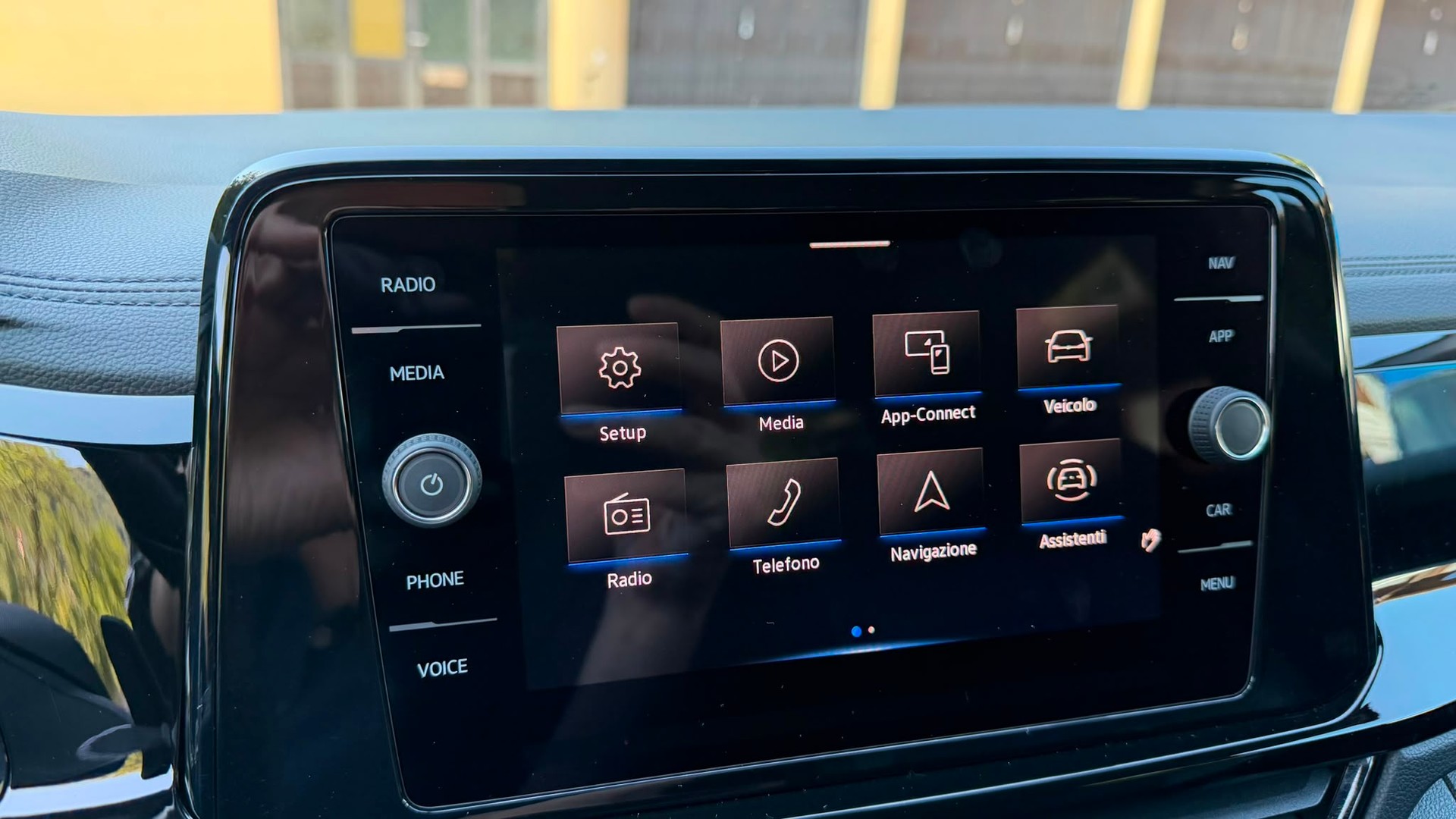 VW T-Roc 2.0 TSI R DSG 4Motion-image-11