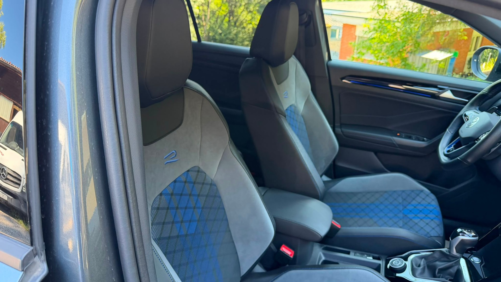 VW T-Roc 2.0 TSI R DSG 4Motion-image-25
