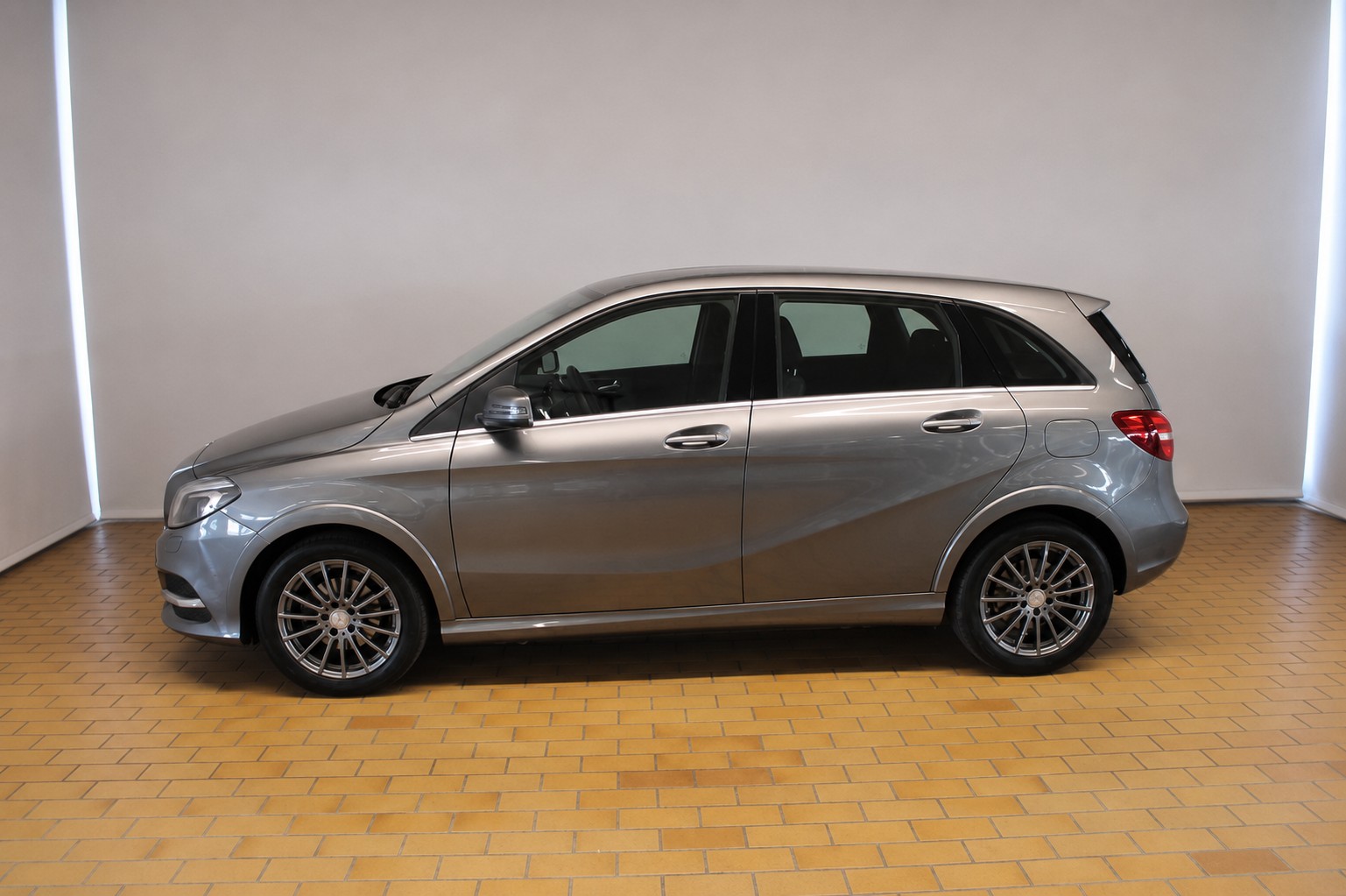 MERCEDES-BENZ Electric Drive-image-1