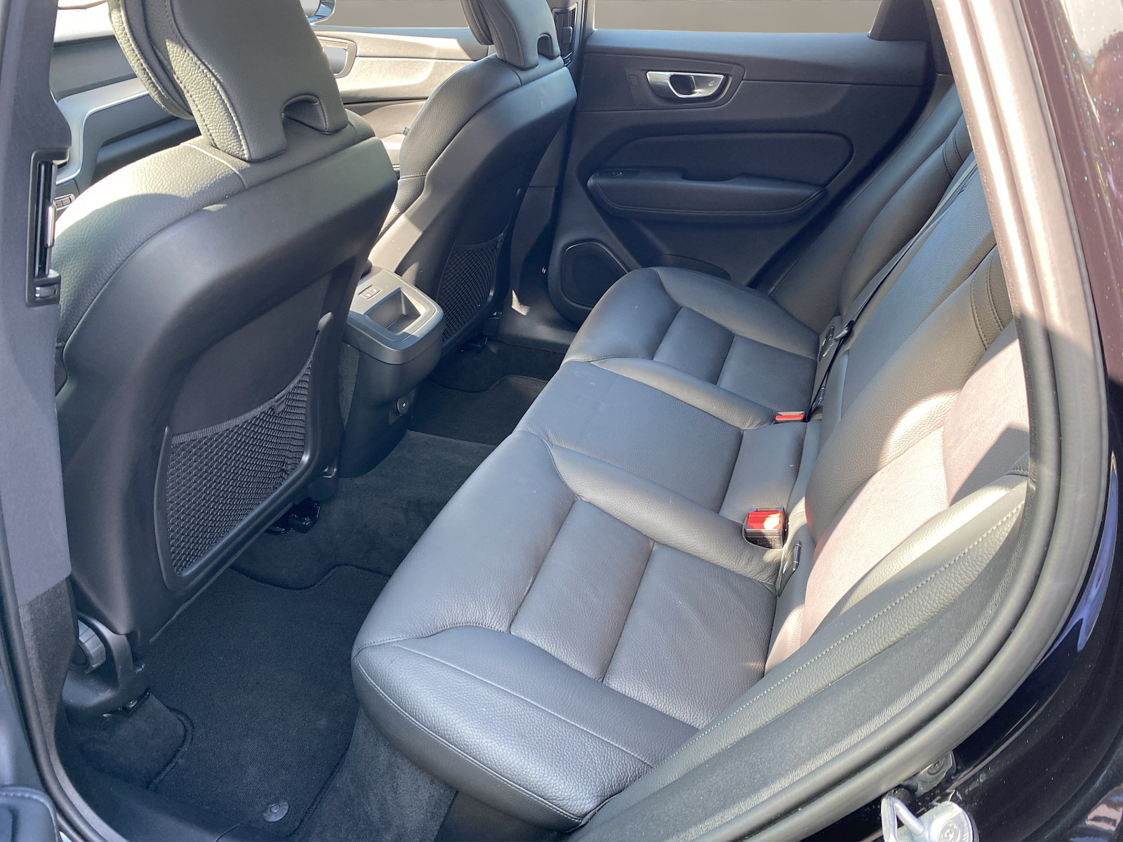 VOLVO XC60 2.0 B4 MH Core AWD-image-9