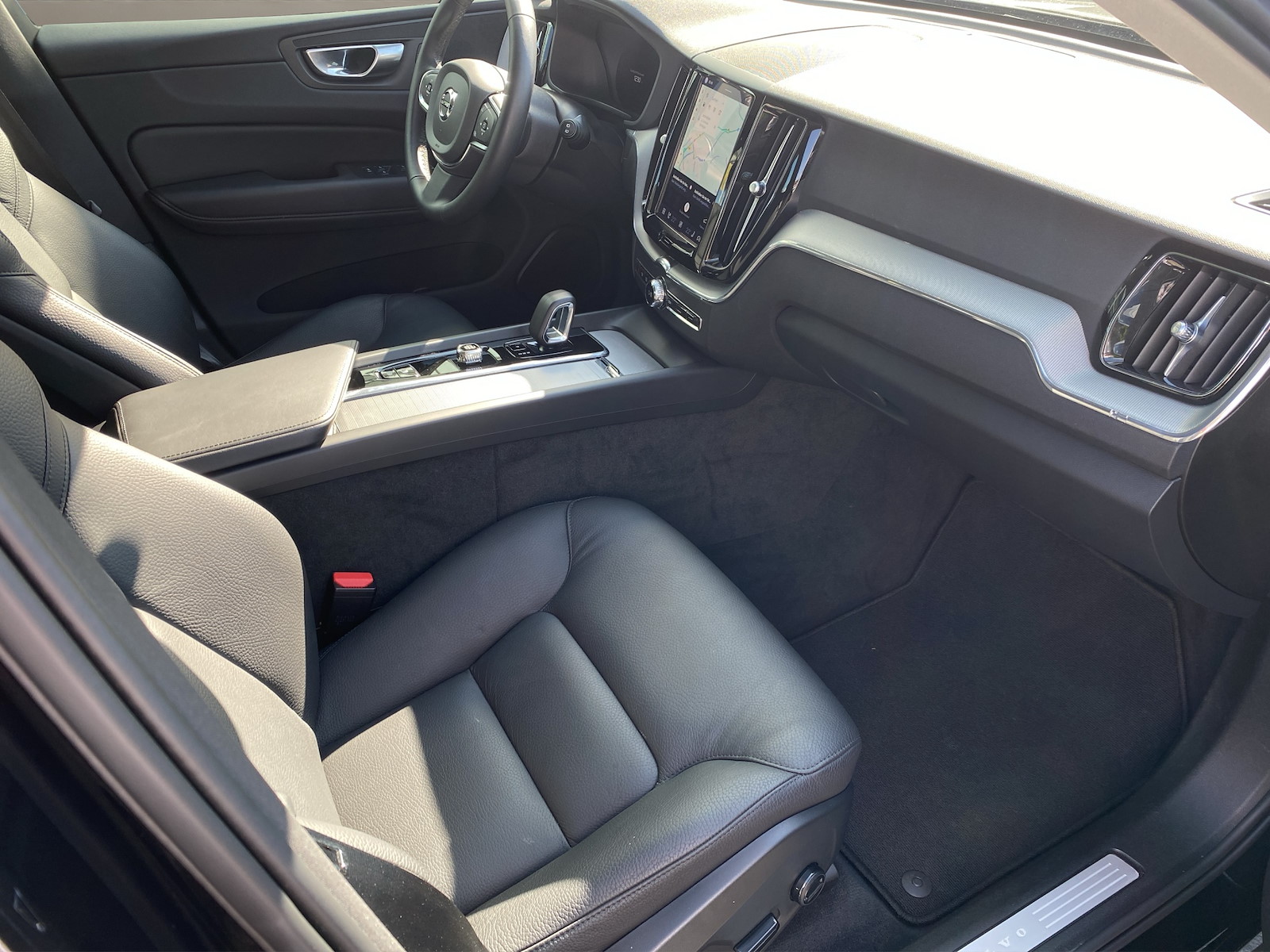 VOLVO XC60 2.0 B4 MH Core AWD-image-10