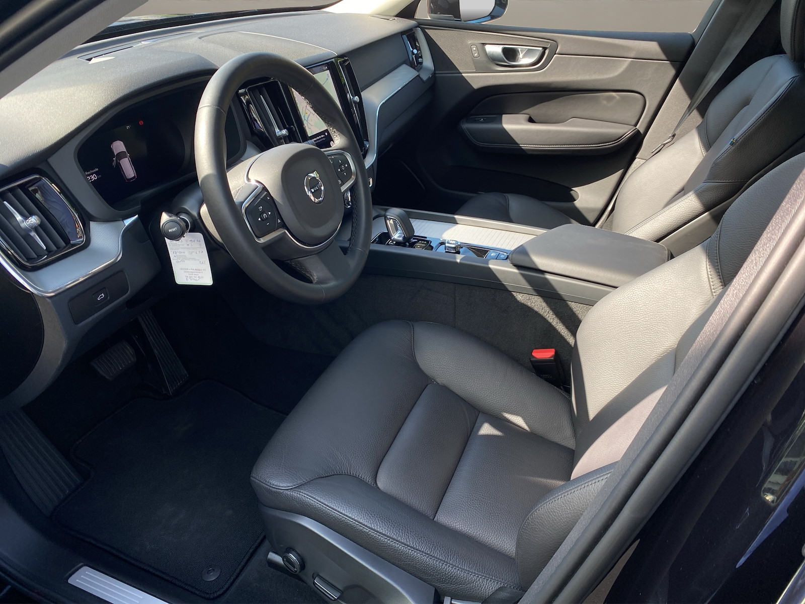 VOLVO XC60 2.0 B4 MH Core AWD-image-8