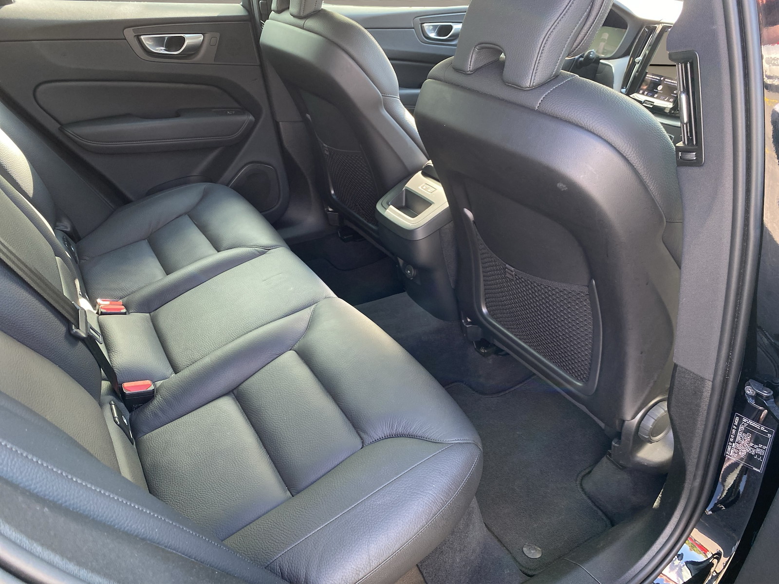 VOLVO XC60 2.0 B4 MH Core AWD-image-11