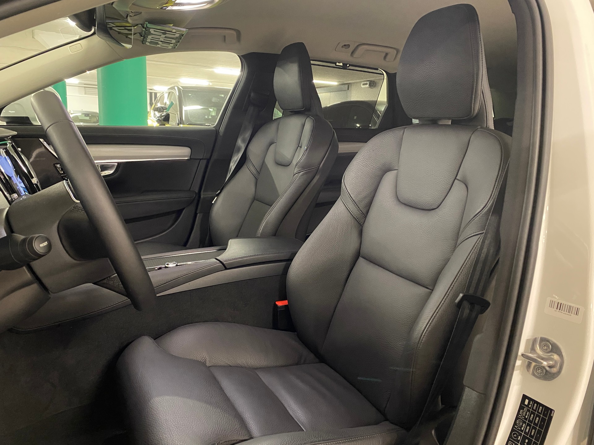 VOLVO V90 Cross Country 2.0 B5 Plus AWD-image-5