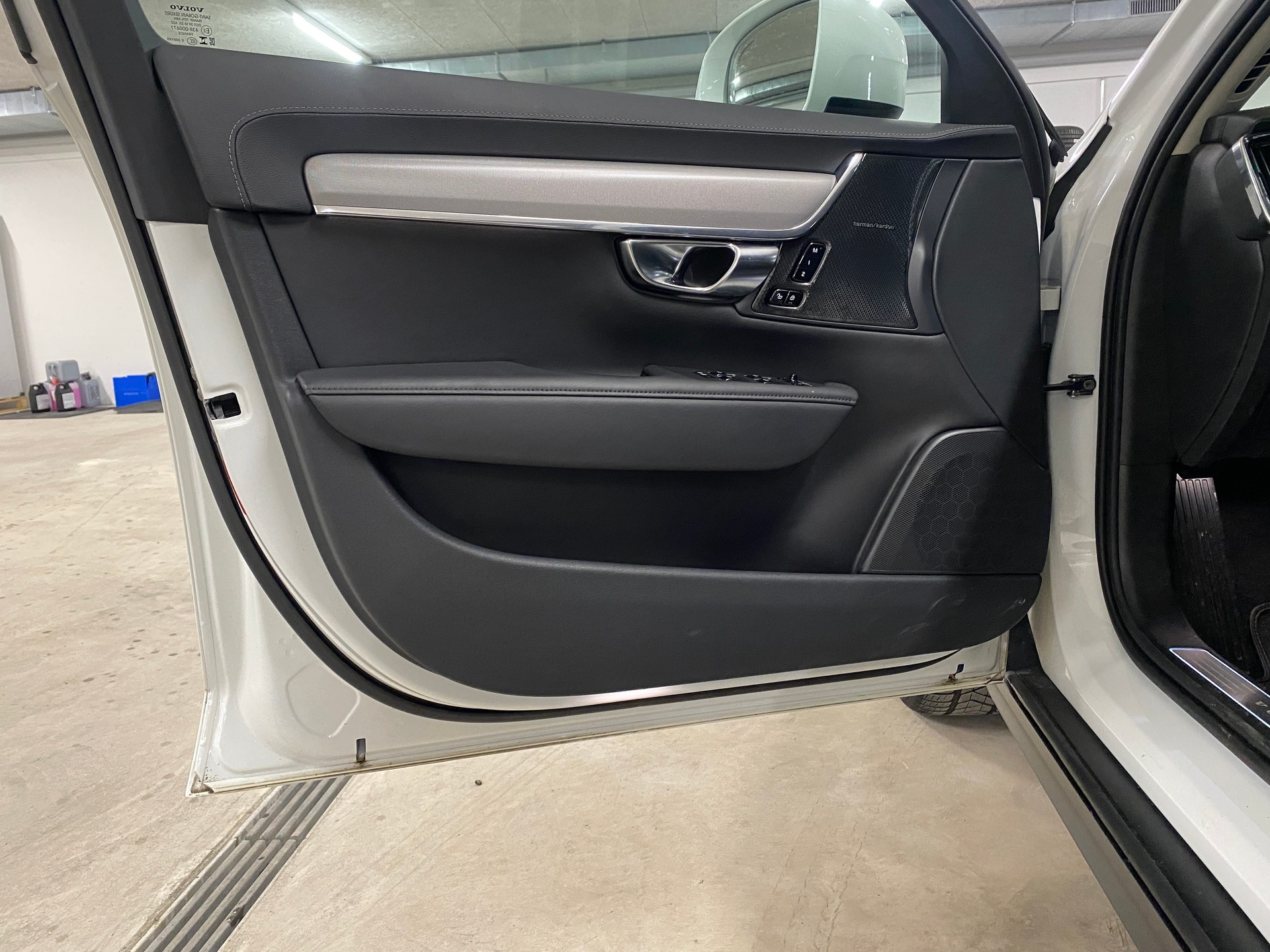 VOLVO V90 Cross Country 2.0 B5 Plus AWD-image-6