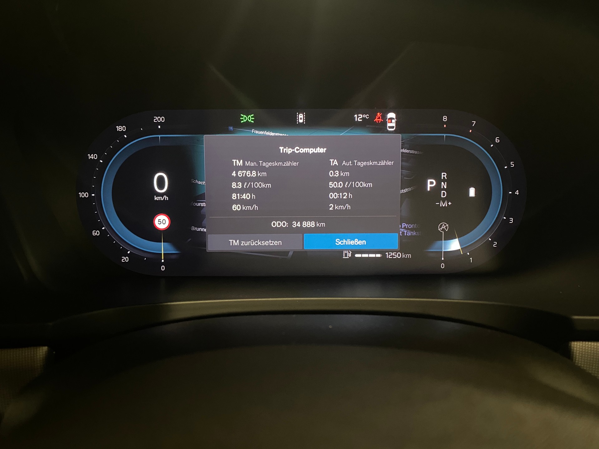 VOLVO V90 Cross Country 2.0 B5 Plus AWD-image-9