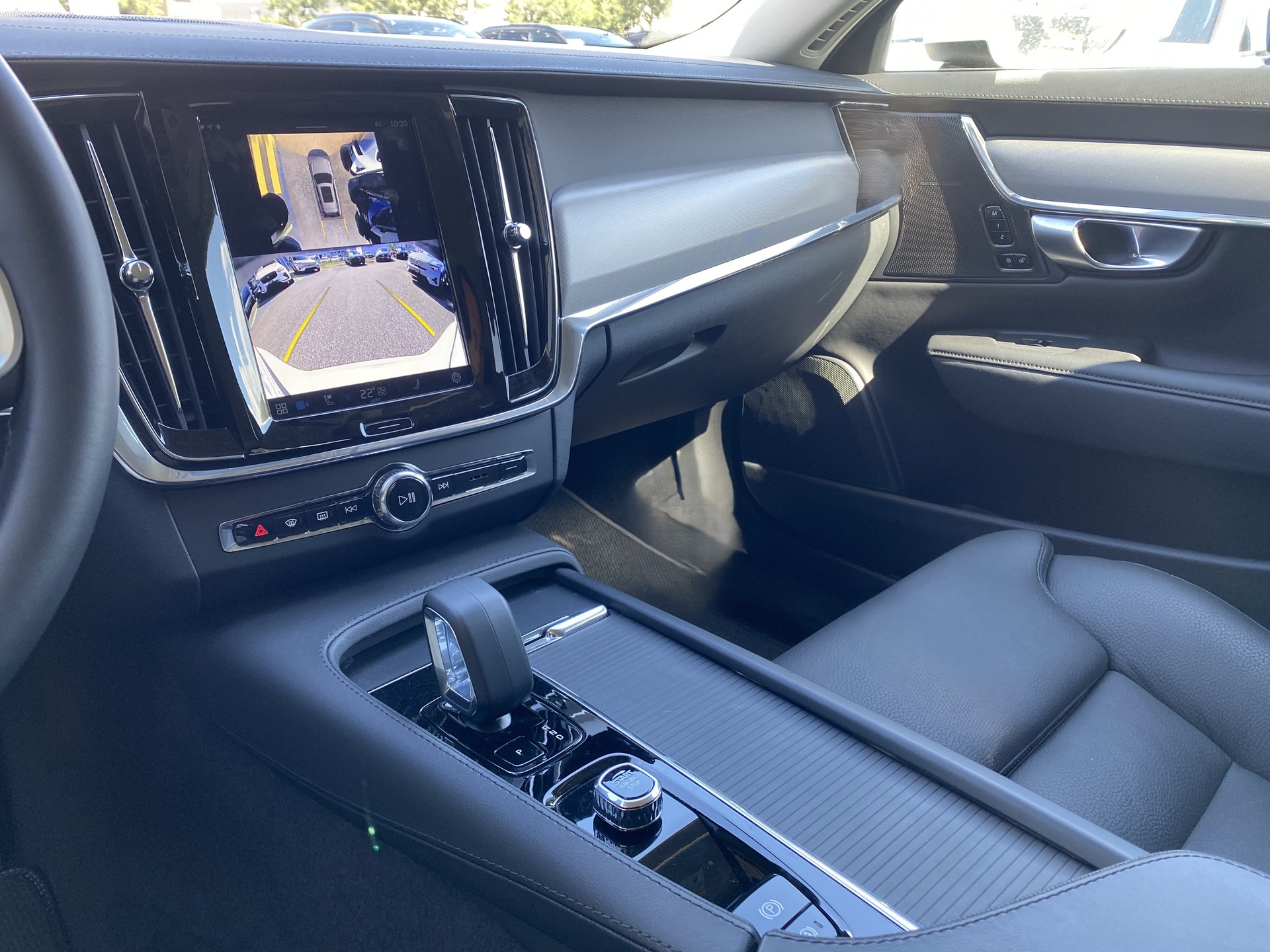 VOLVO V90 Cross Country 2.0 B5 Plus AWD-image-10