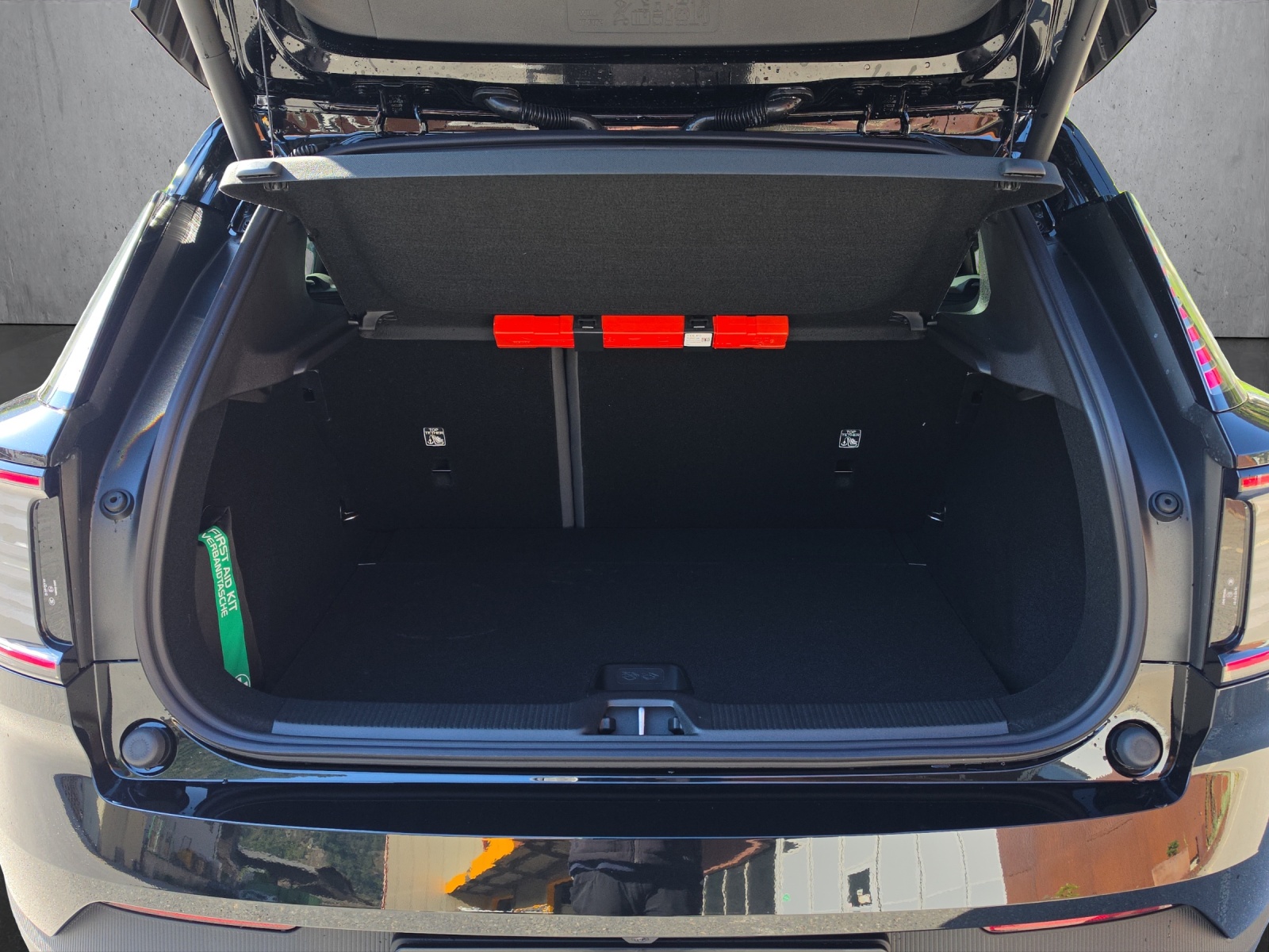 VOLVO VOLVO EX30 Black Edition Ultra XCENTRIC P8 AWD-image-16