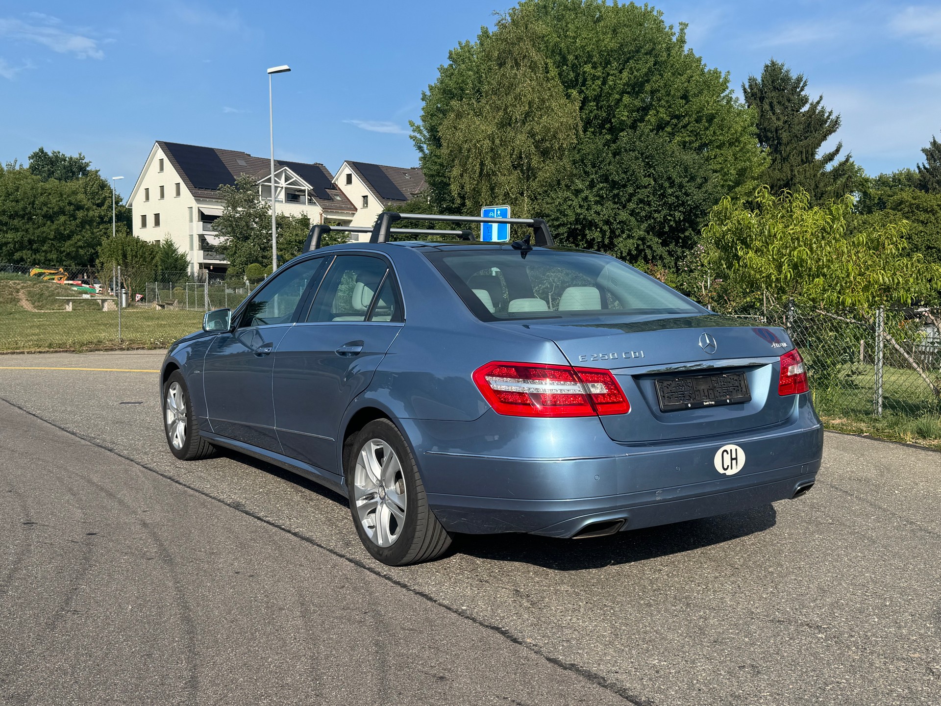 MERCEDES-BENZ E 250 CDI BlueEfficiency 4Matic 7G-Tronic-image-4