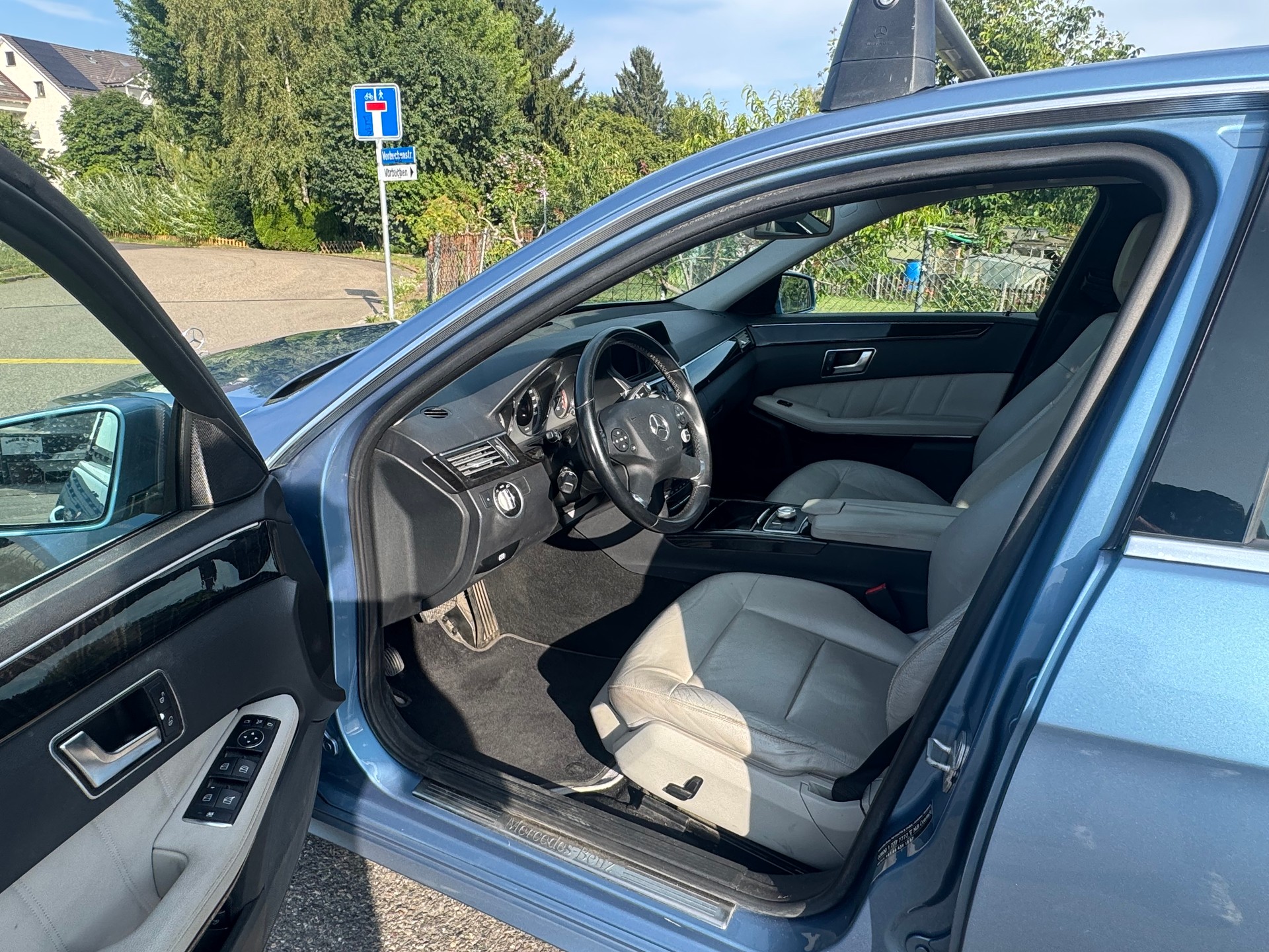 MERCEDES-BENZ E 250 CDI BlueEfficiency 4Matic 7G-Tronic-image-14