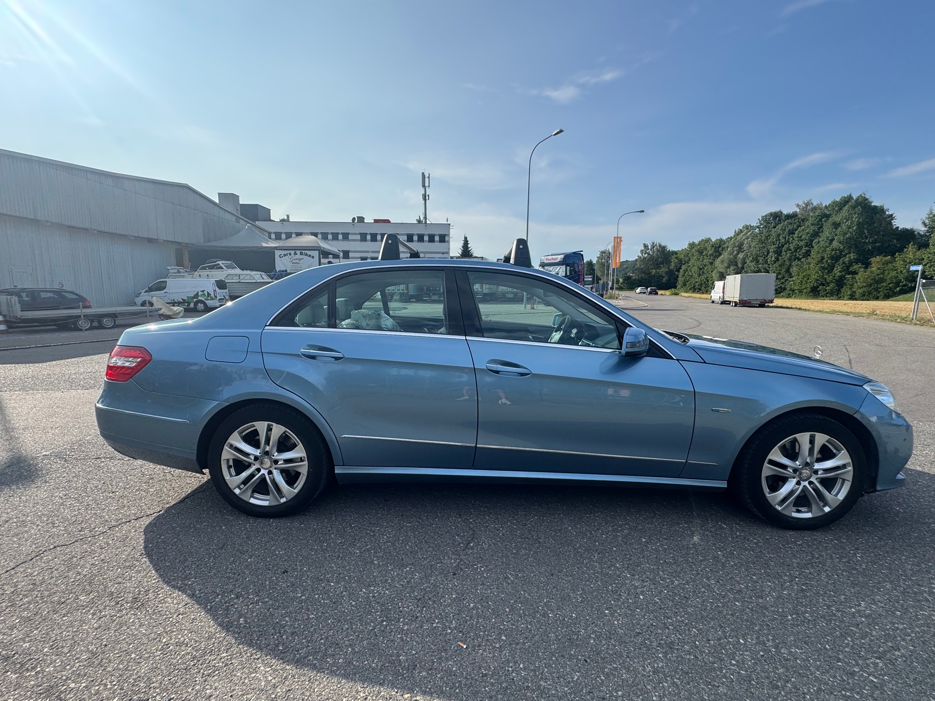 MERCEDES-BENZ E 250 CDI BlueEfficiency 4Matic 7G-Tronic-image-8
