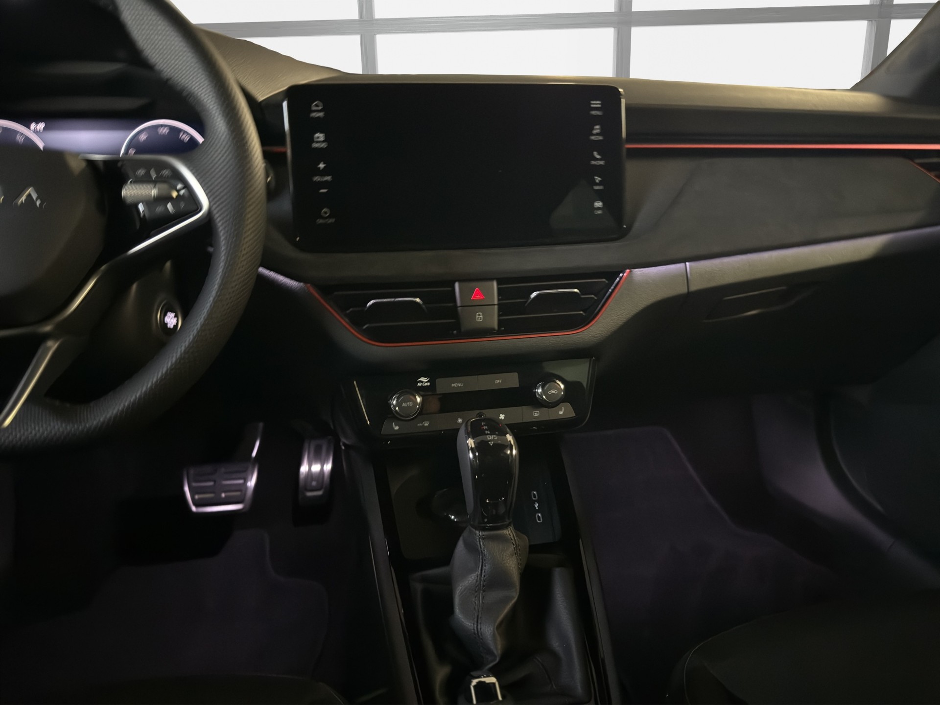 SKODA Kamiq 1.5 TSI Dynamic DSG-image-9
