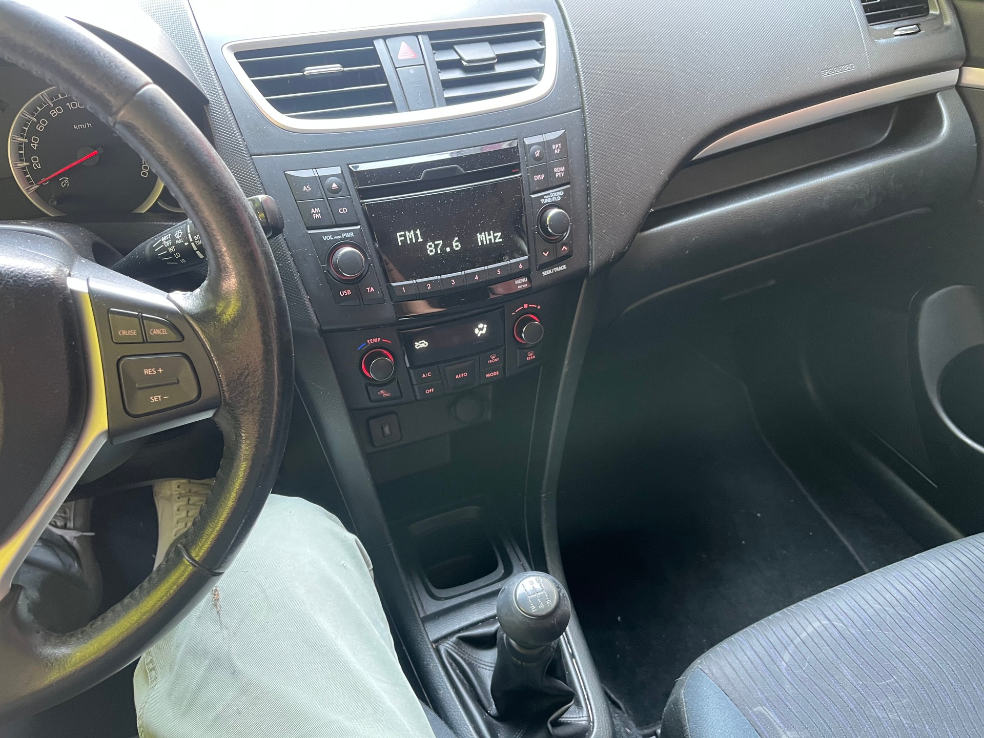SUZUKI Swift 1.2i 16V GL Top 4x4-image-12