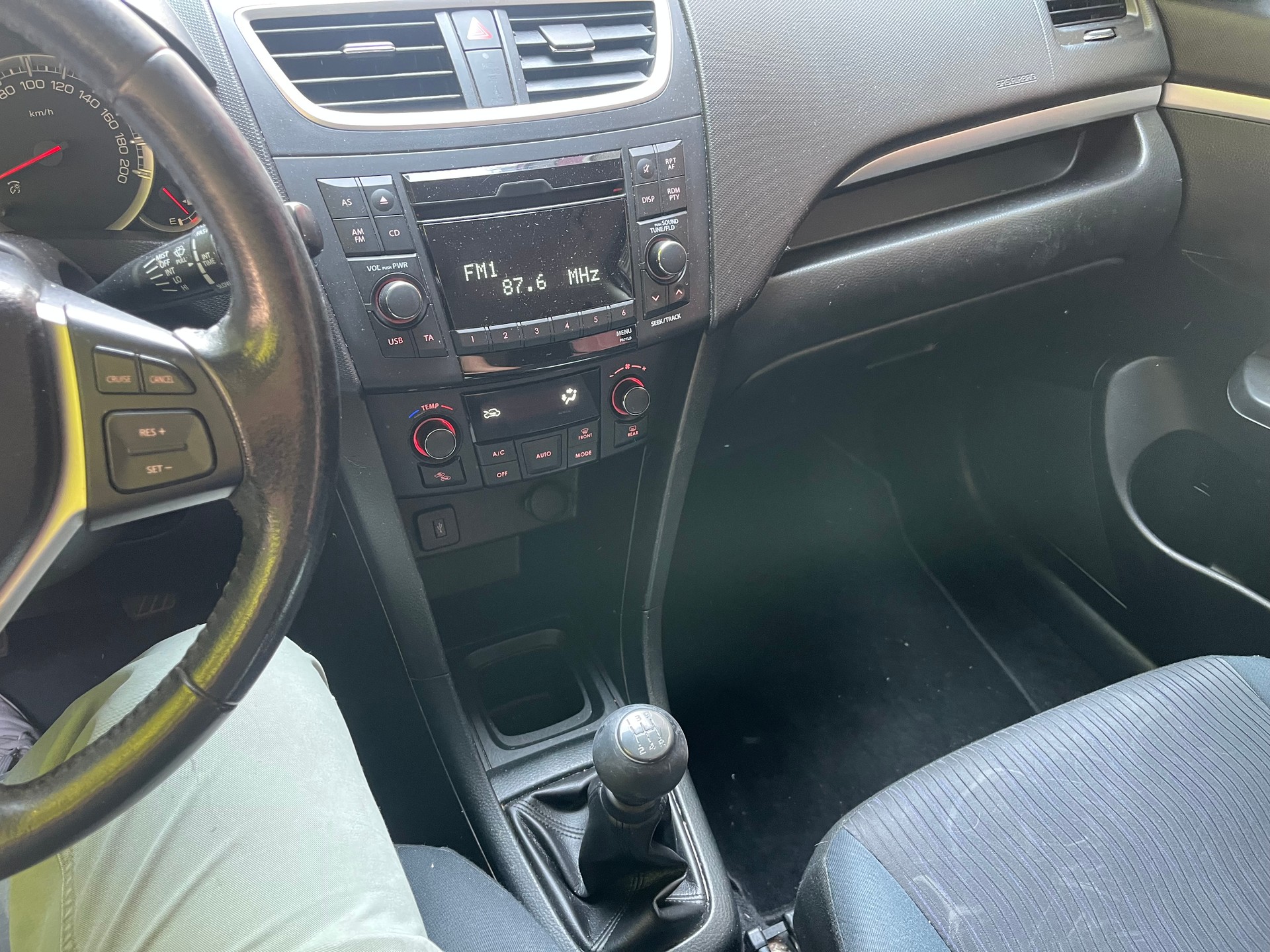 SUZUKI Swift 1.2i 16V GL Top 4x4-image-10