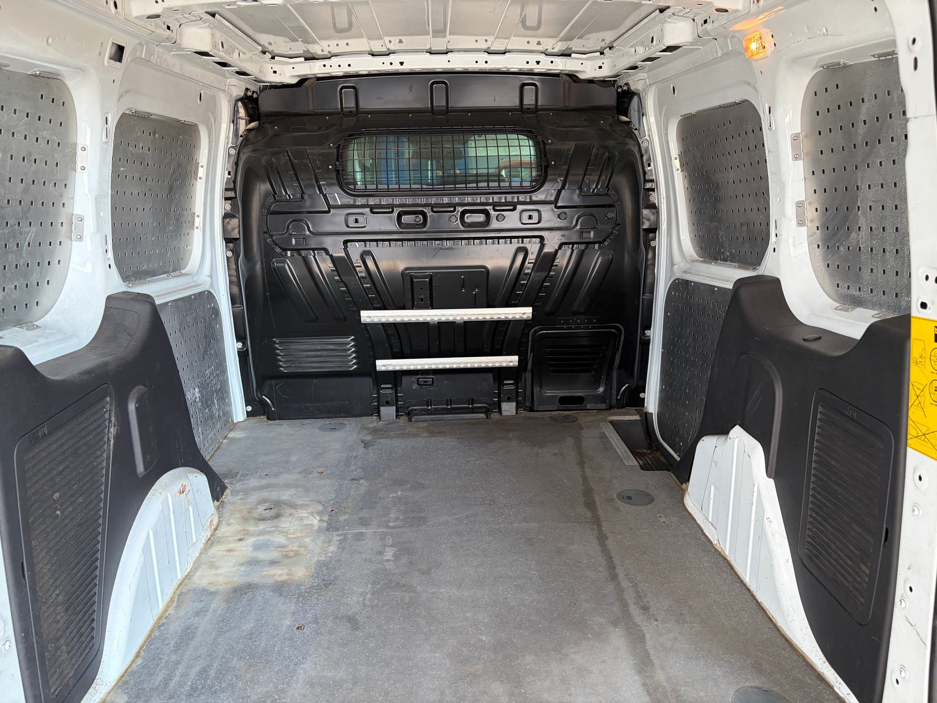 FORD Transit Connect Van T220 1.6 TDCi Trend-image-11