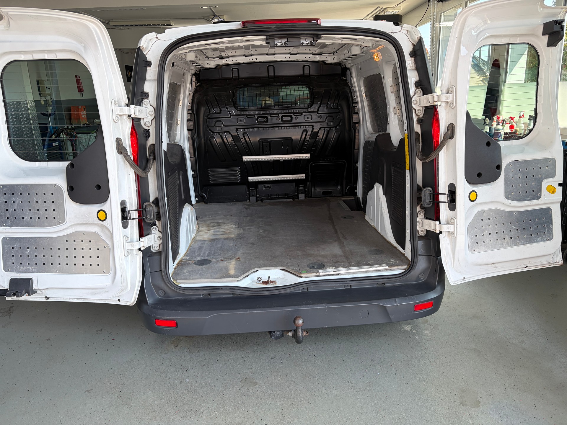 FORD Transit Connect Van T220 1.6 TDCi Trend-image-10