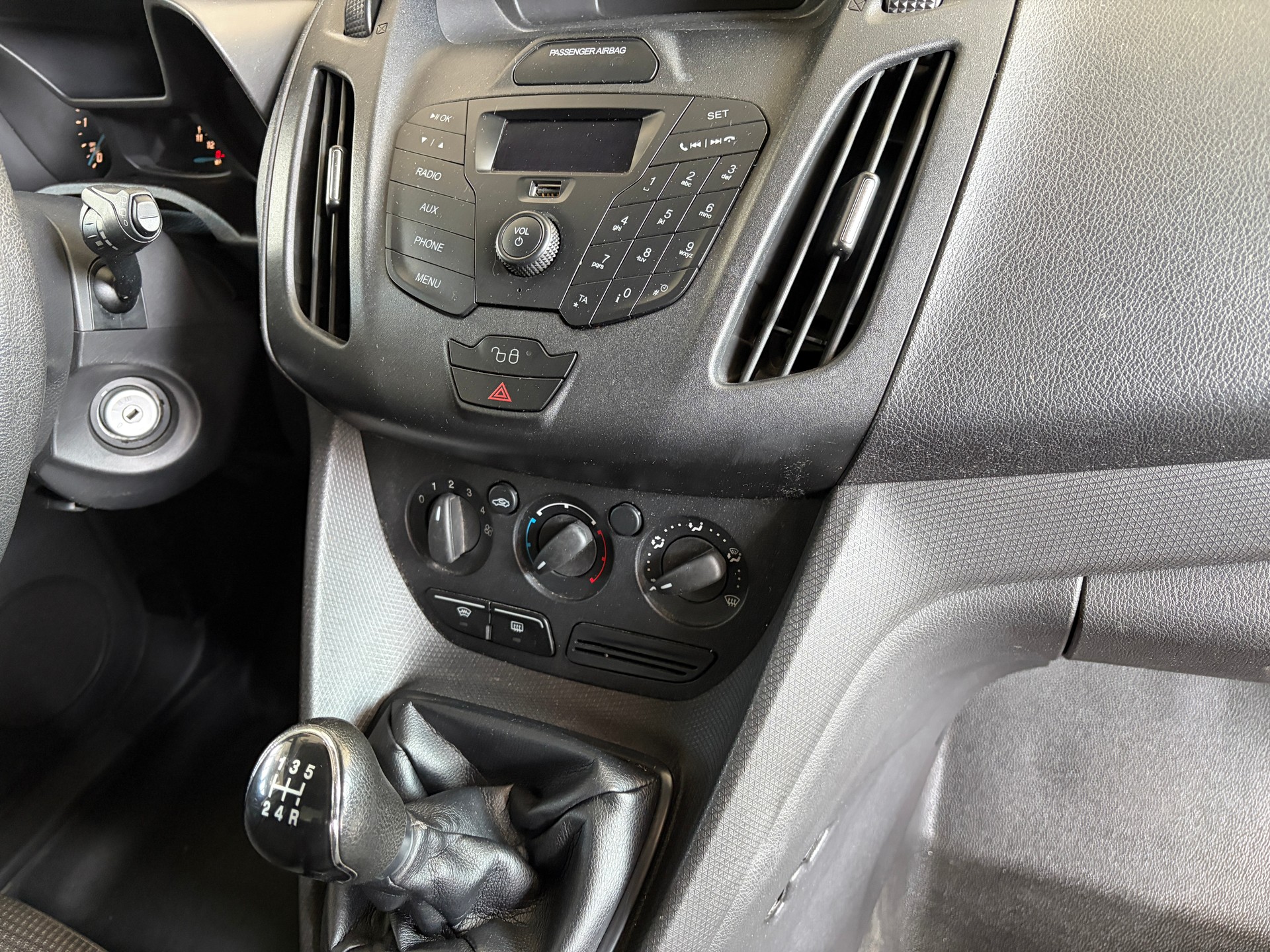 FORD Transit Connect Van T220 1.6 TDCi Trend-image-8