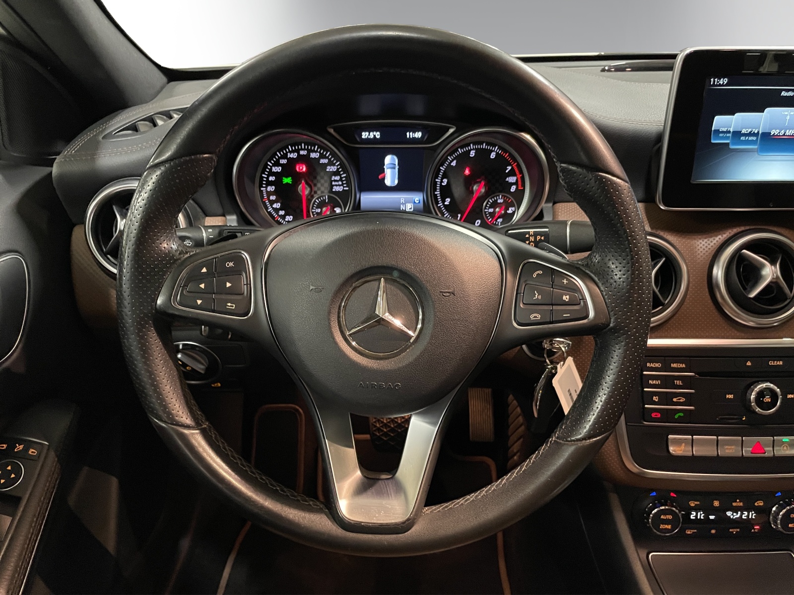 MERCEDES-BENZ A 220 4Matic 7G-DCT-image-12